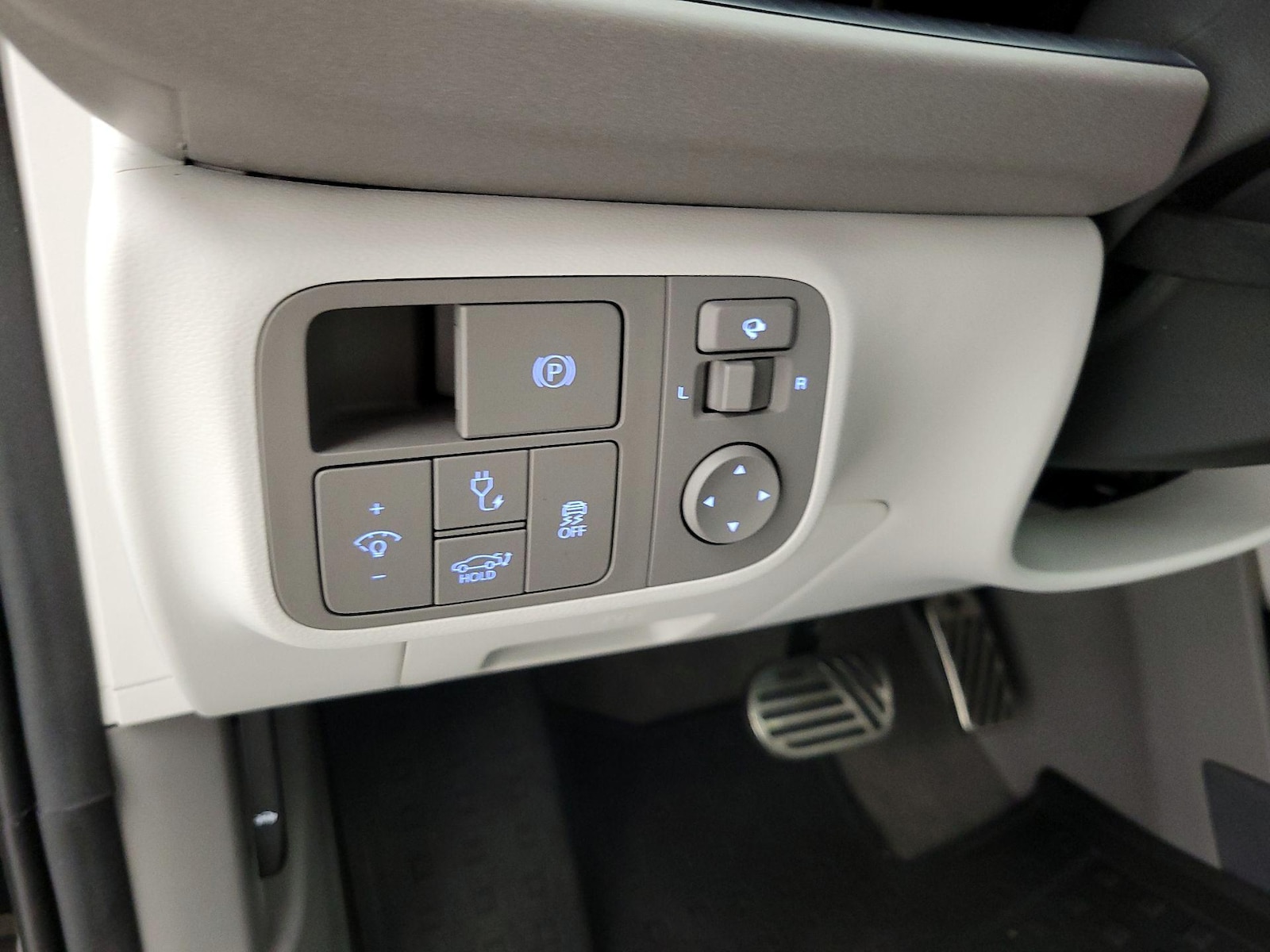 2023 Hyundai IONIQ 6 Limited - Photo 14