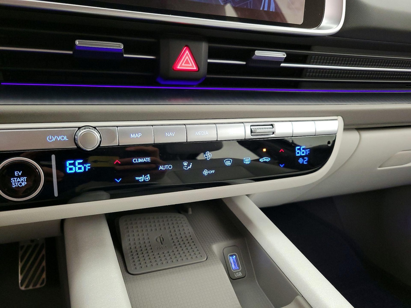 2023 Hyundai IONIQ 6 Limited - Photo 18