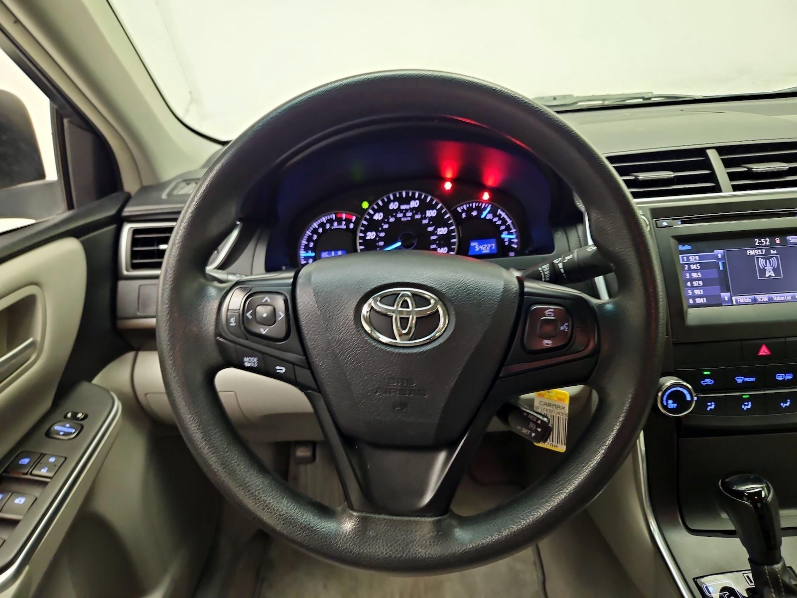 2015 Toyota Camry LE - Photo 11