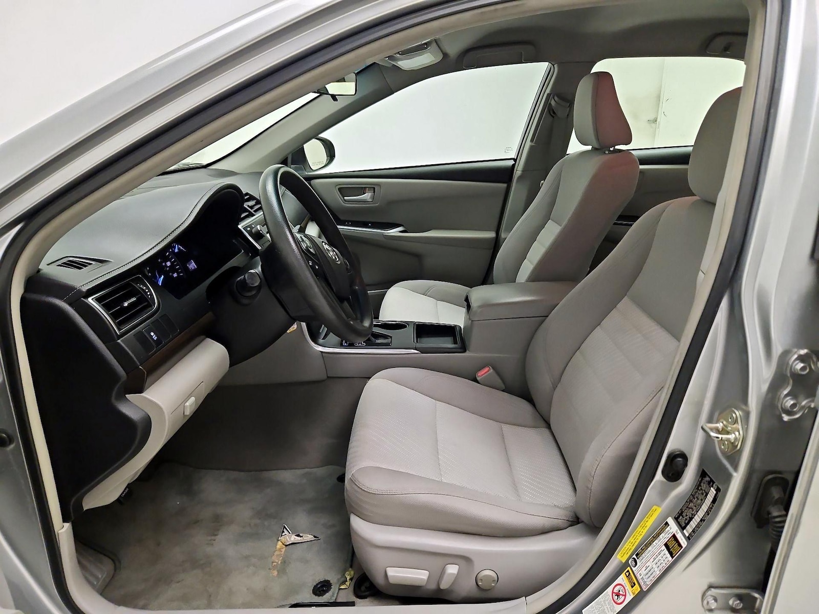 2015 Toyota Camry LE - Photo 12