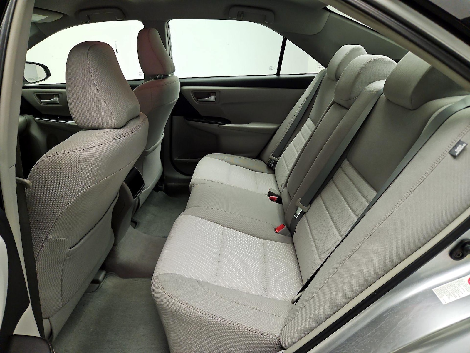 2015 Toyota Camry LE - Photo 18