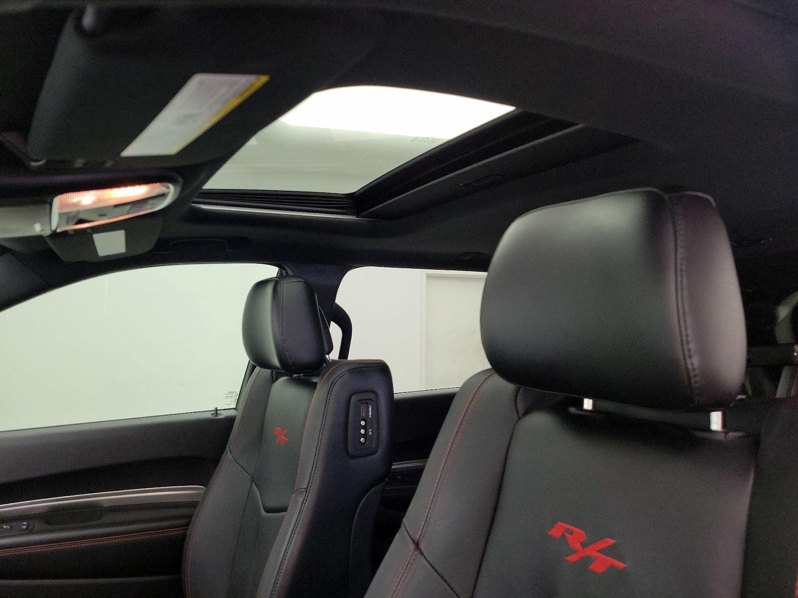 Sunroof(s) & Overhead Airbags