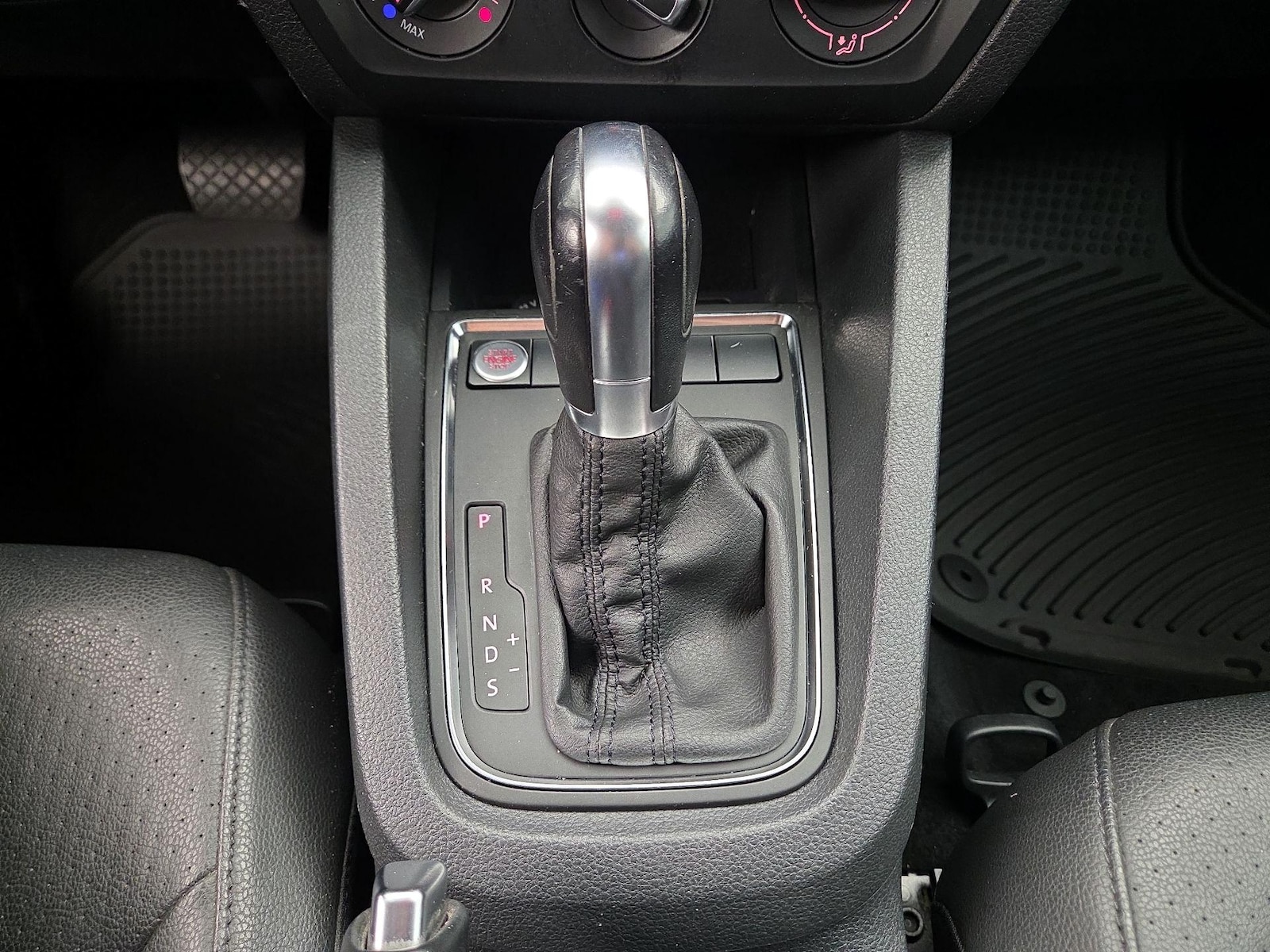 2017 Volkswagen Jetta SE - Photo 18