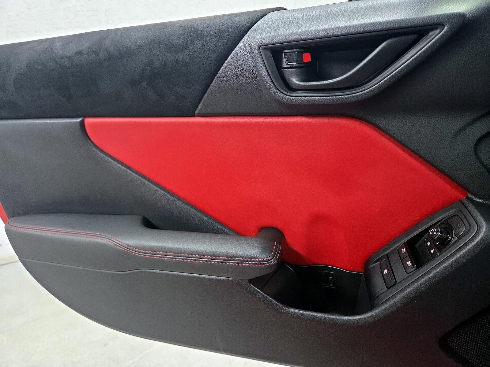 2024 Toyota GR86 Trueno Edition - Photo 13