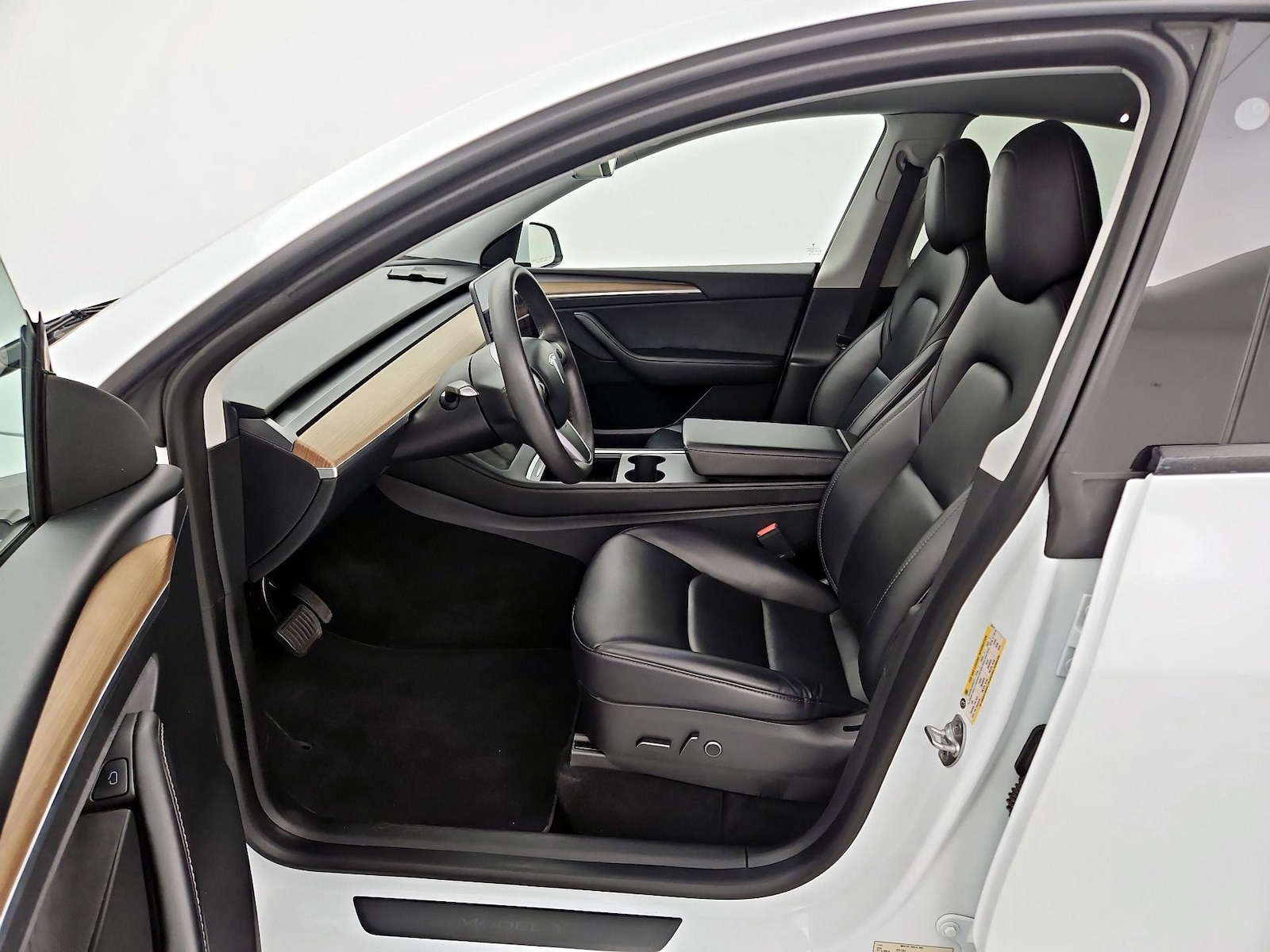2023 Tesla Model Y Long Range - Photo 12