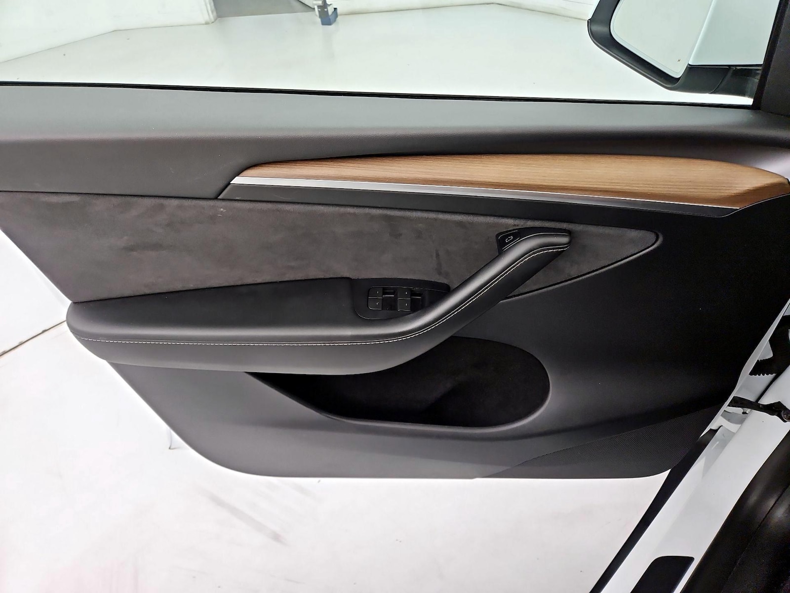 2023 Tesla Model Y Long Range - Photo 13