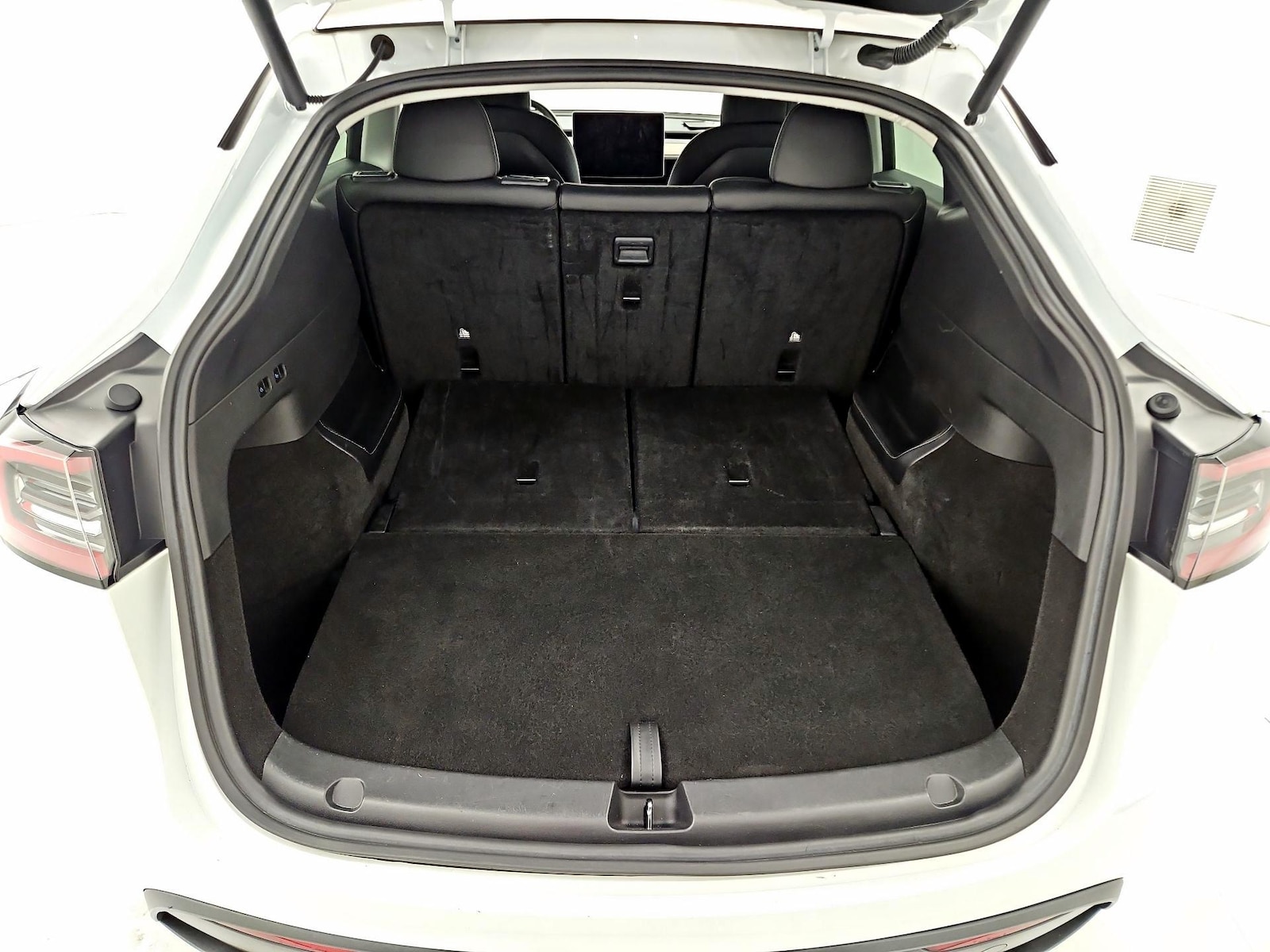2023 Tesla Model Y Long Range - Photo 20