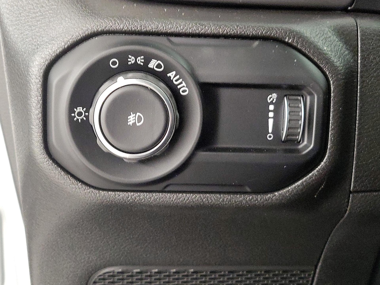 2023 Jeep Wrangler 4-Door Sport S - Photo 14