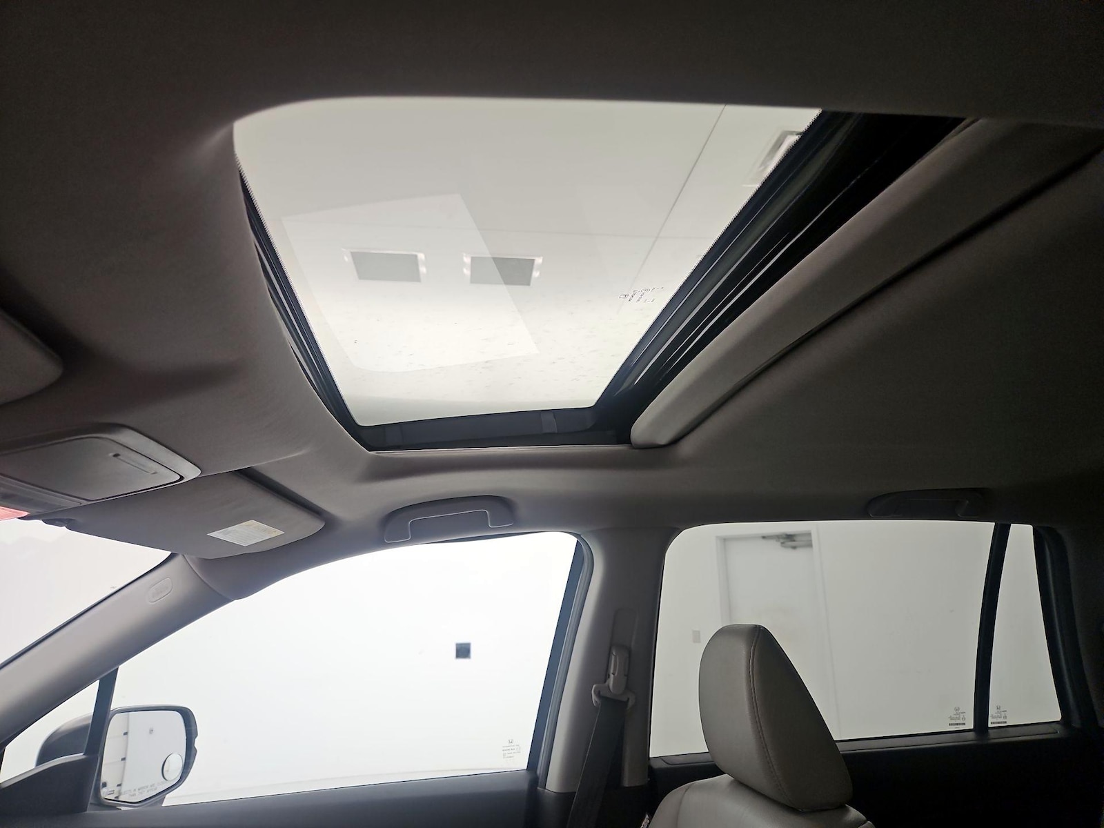 Sunroof(s) & Overhead Airbags