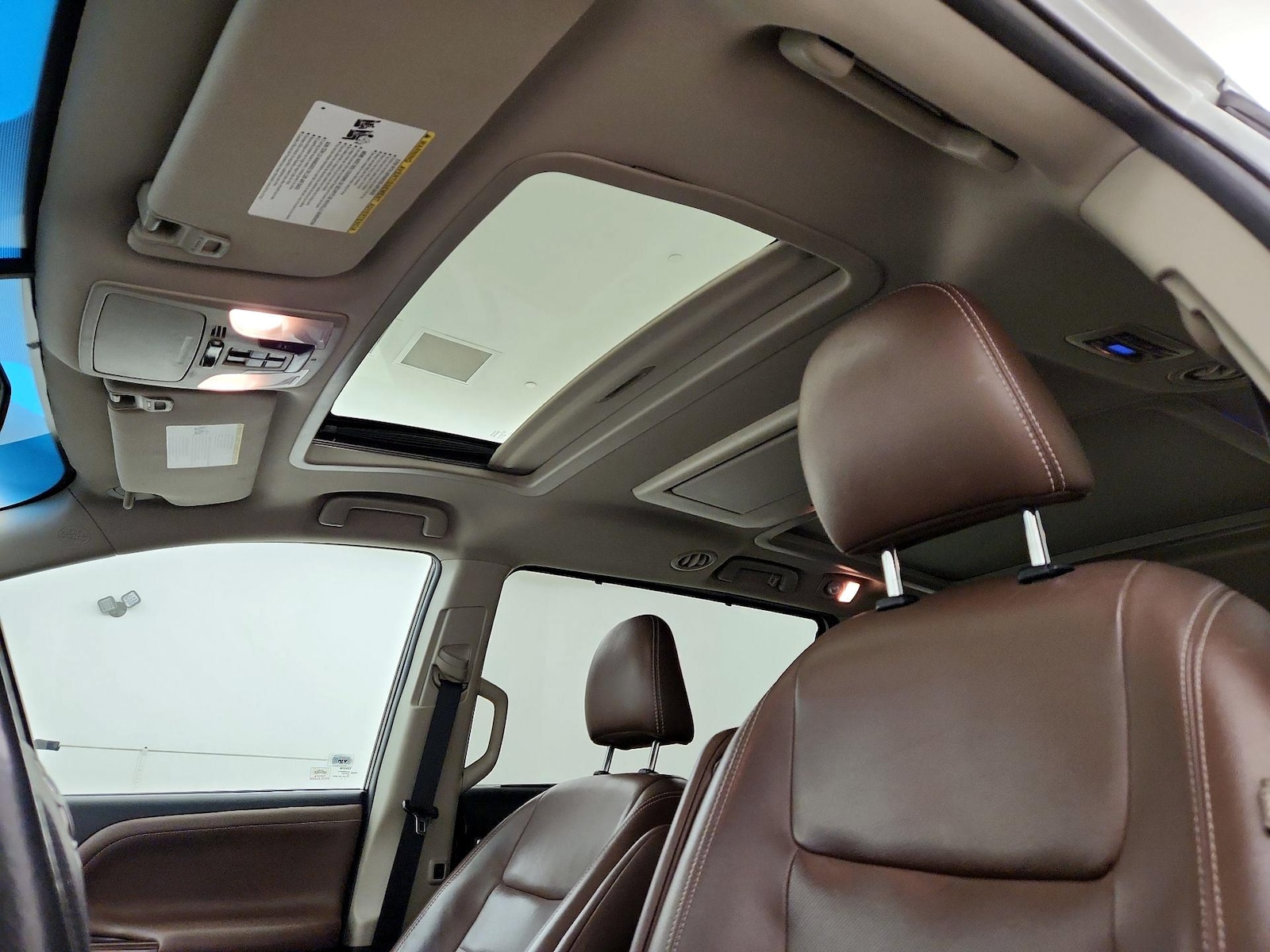Sunroof(s) & Overhead Airbags