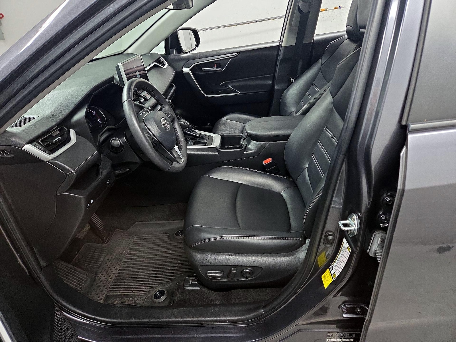 2023 Toyota RAV4 XLE Premium - Photo 12