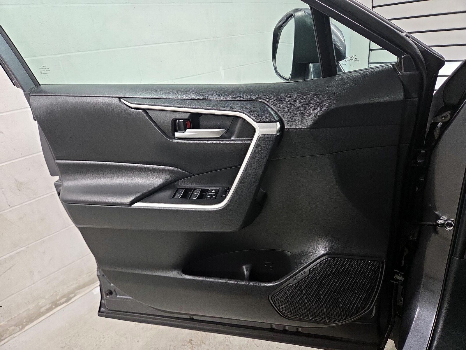 2023 Toyota RAV4 XLE Premium - Photo 13