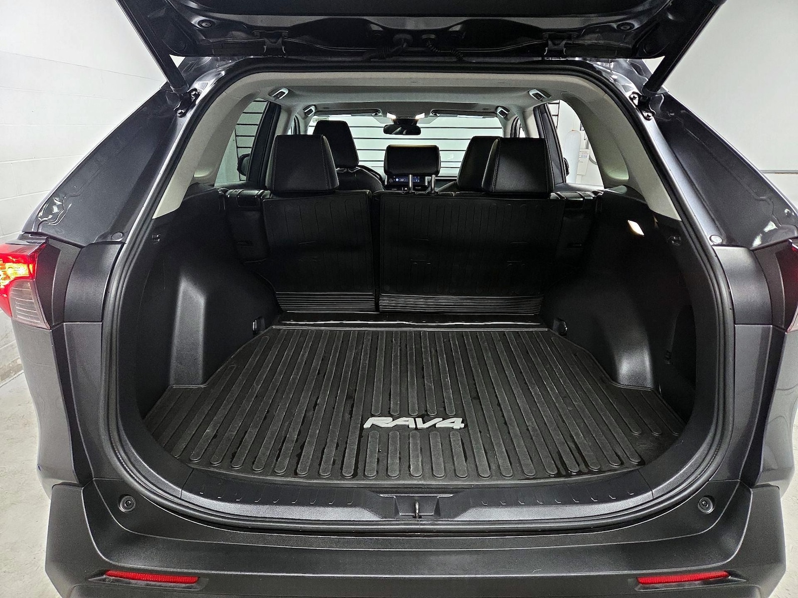 2023 Toyota RAV4 XLE Premium - Photo 17