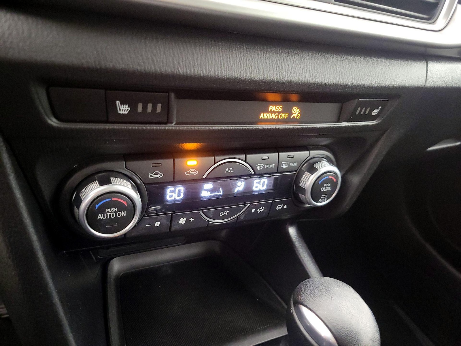 2018 Mazda Mazda3 Touring - Photo 17