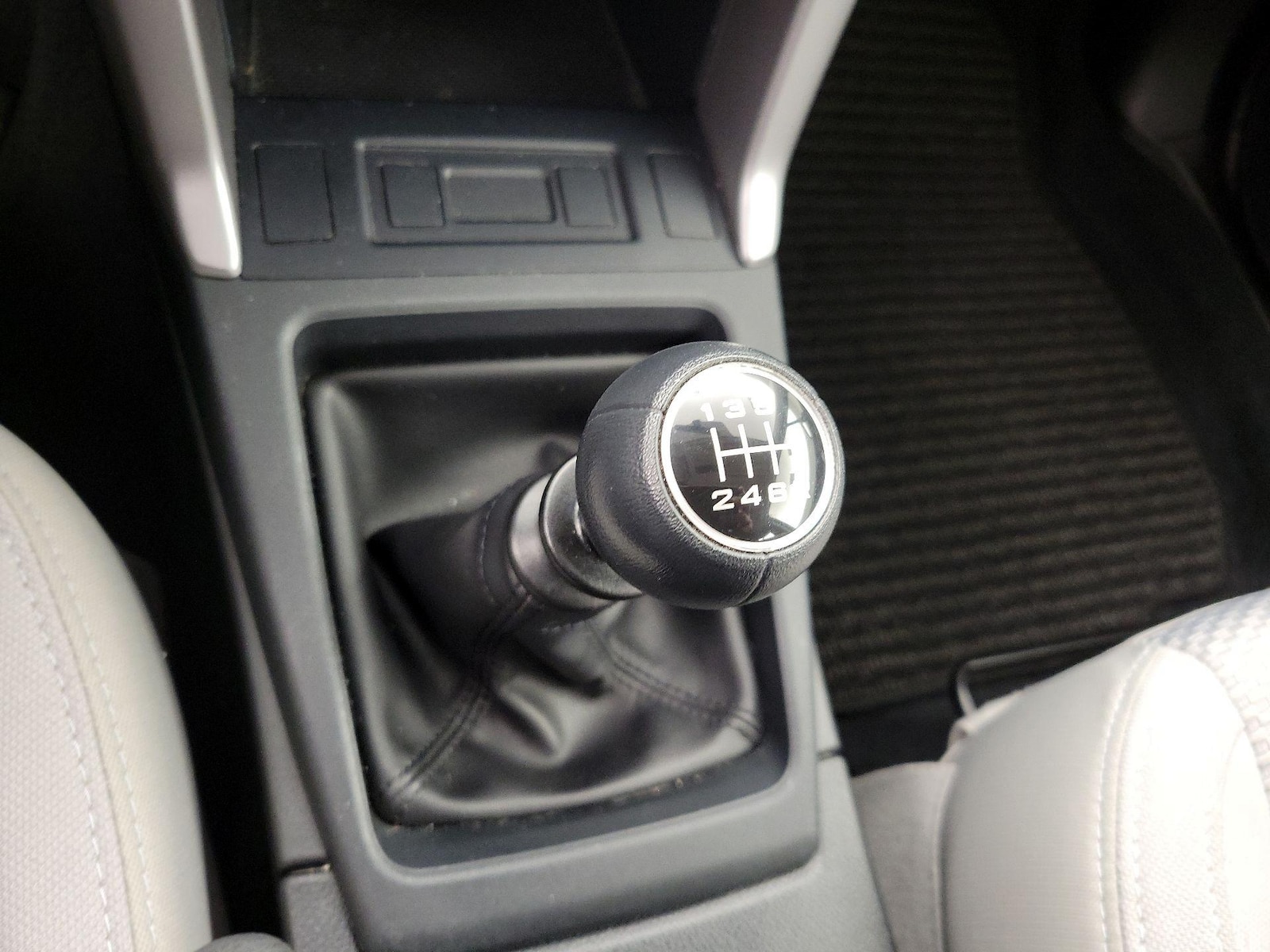 2018 Subaru Forester Base - Photo 18