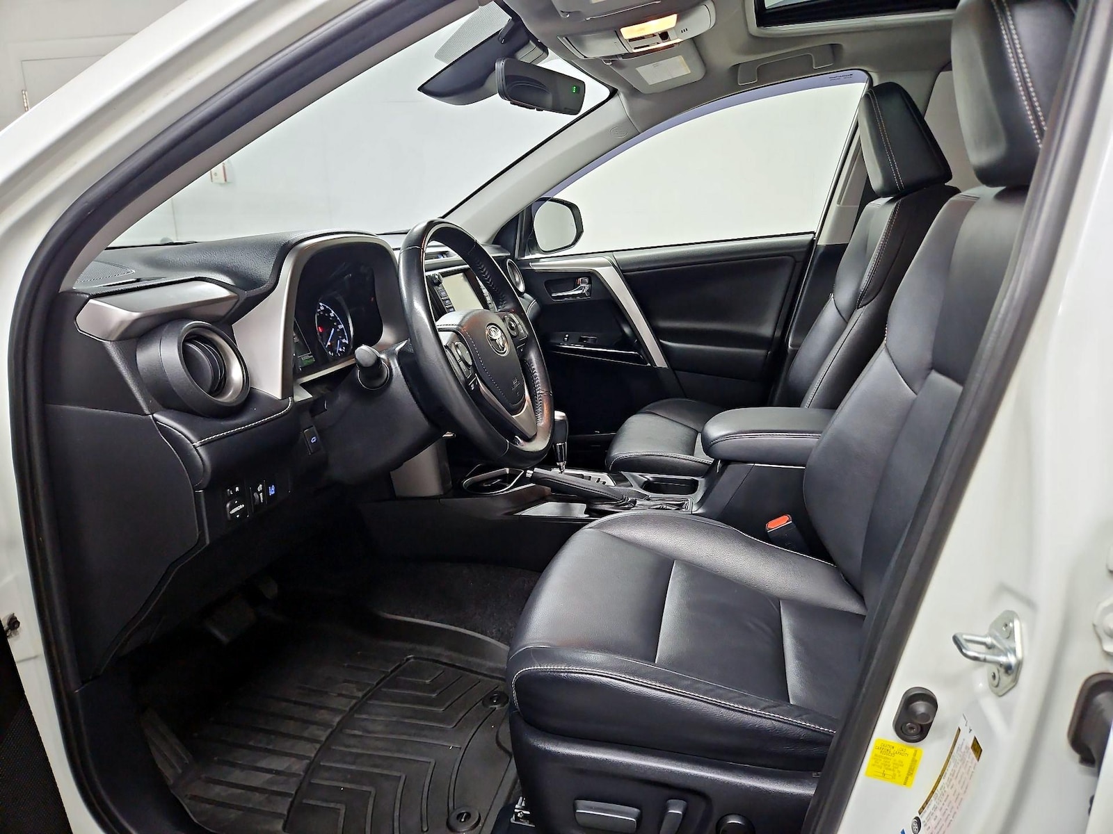 2018 Toyota RAV4 Limited - Photo 12
