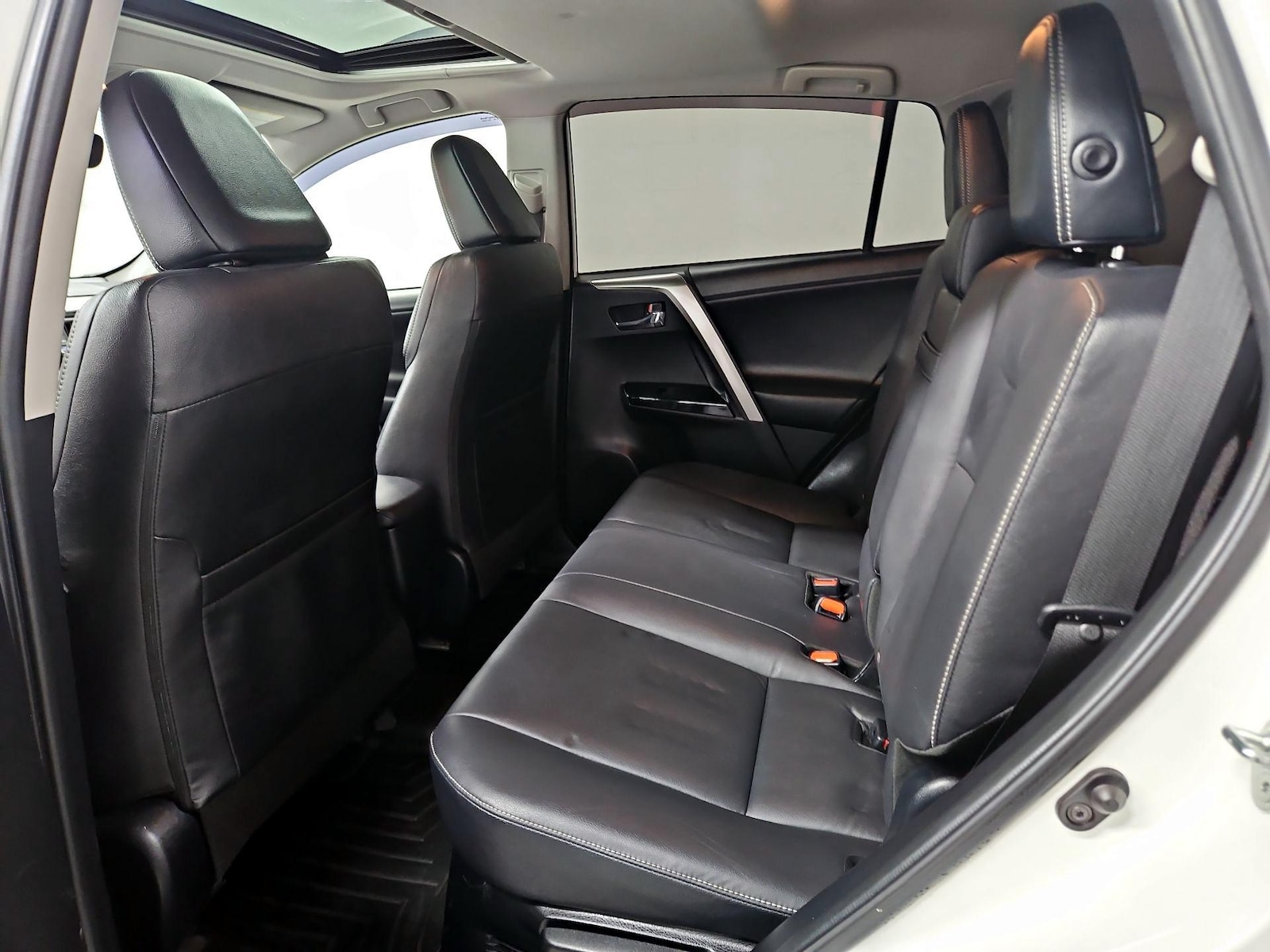 2018 Toyota RAV4 Limited - Photo 21