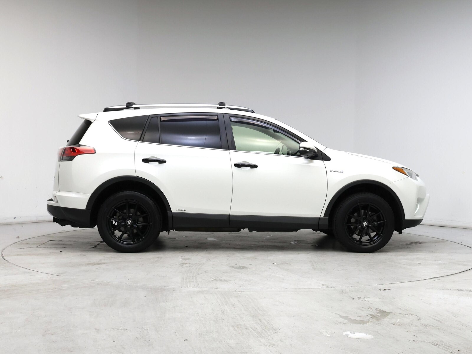2018 Toyota RAV4 Limited - Photo 8
