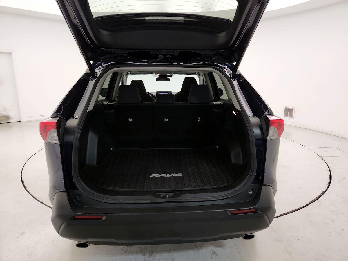 Trunk/Cargo (Seats Up)
