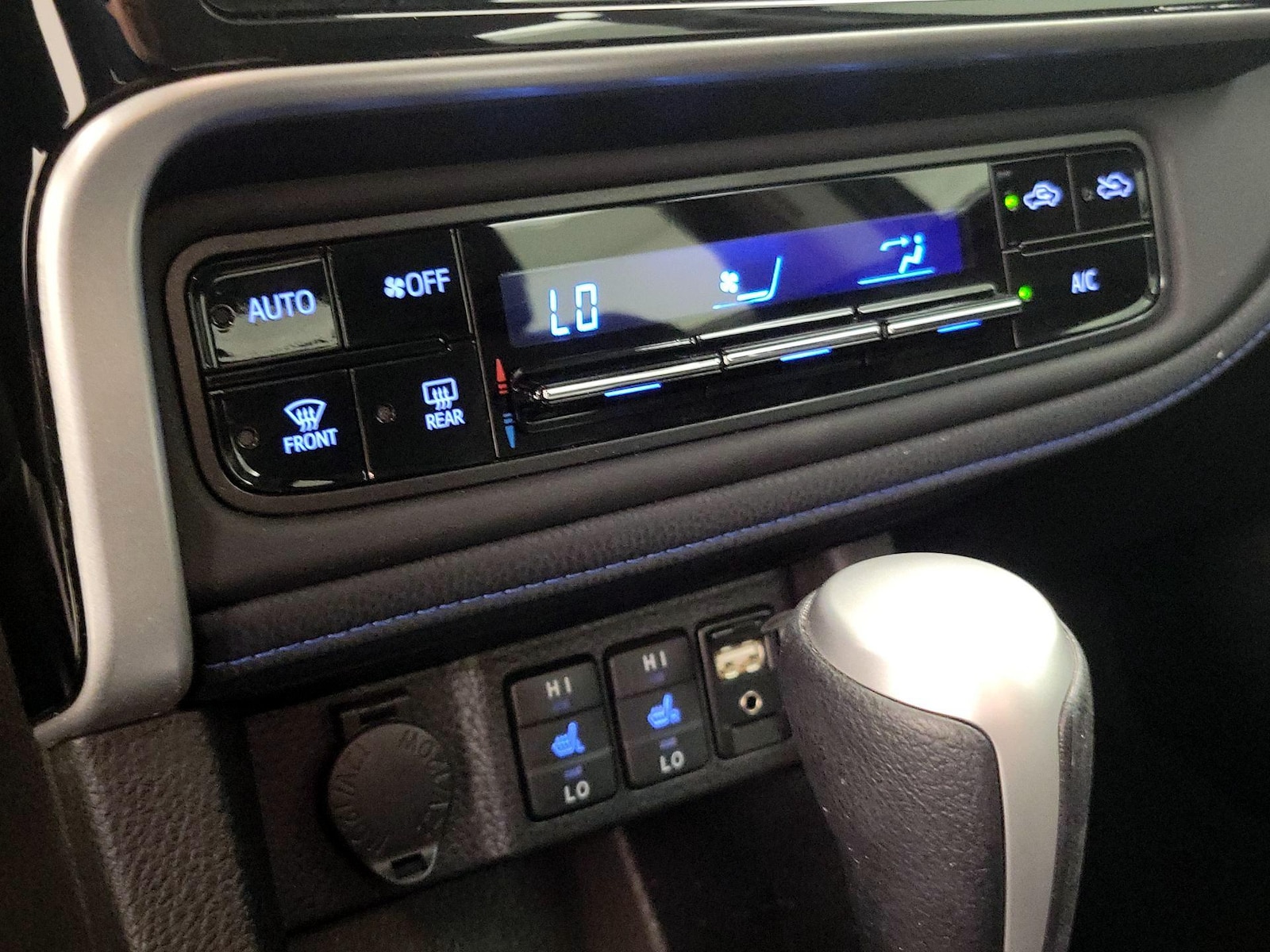 2019 Toyota Corolla XSE - Photo 18