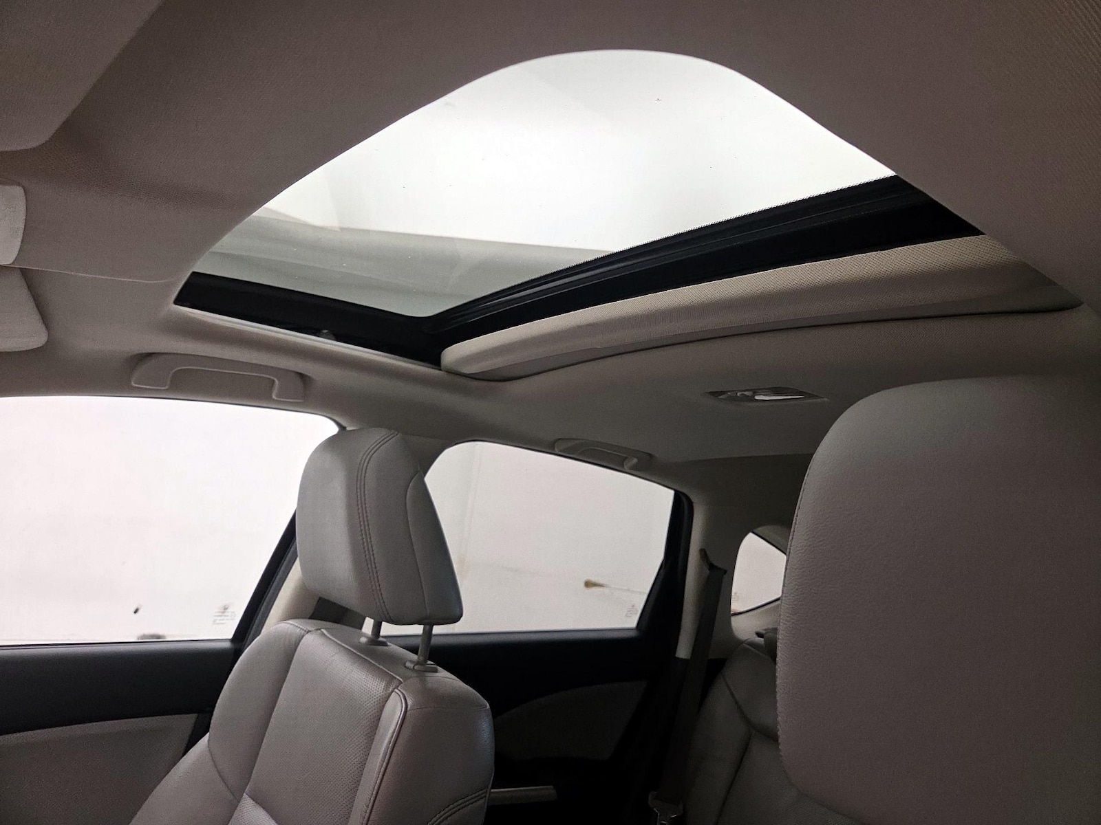 Sunroof(s) & Overhead Airbags