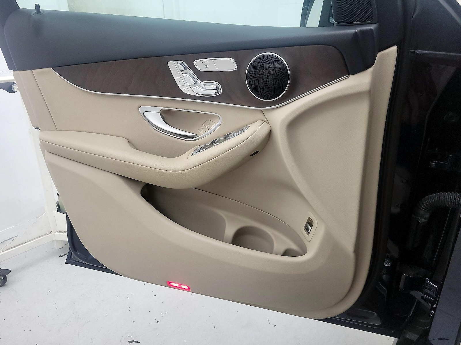 2018 Mercedes-Benz GLC GLC300 - Photo 13