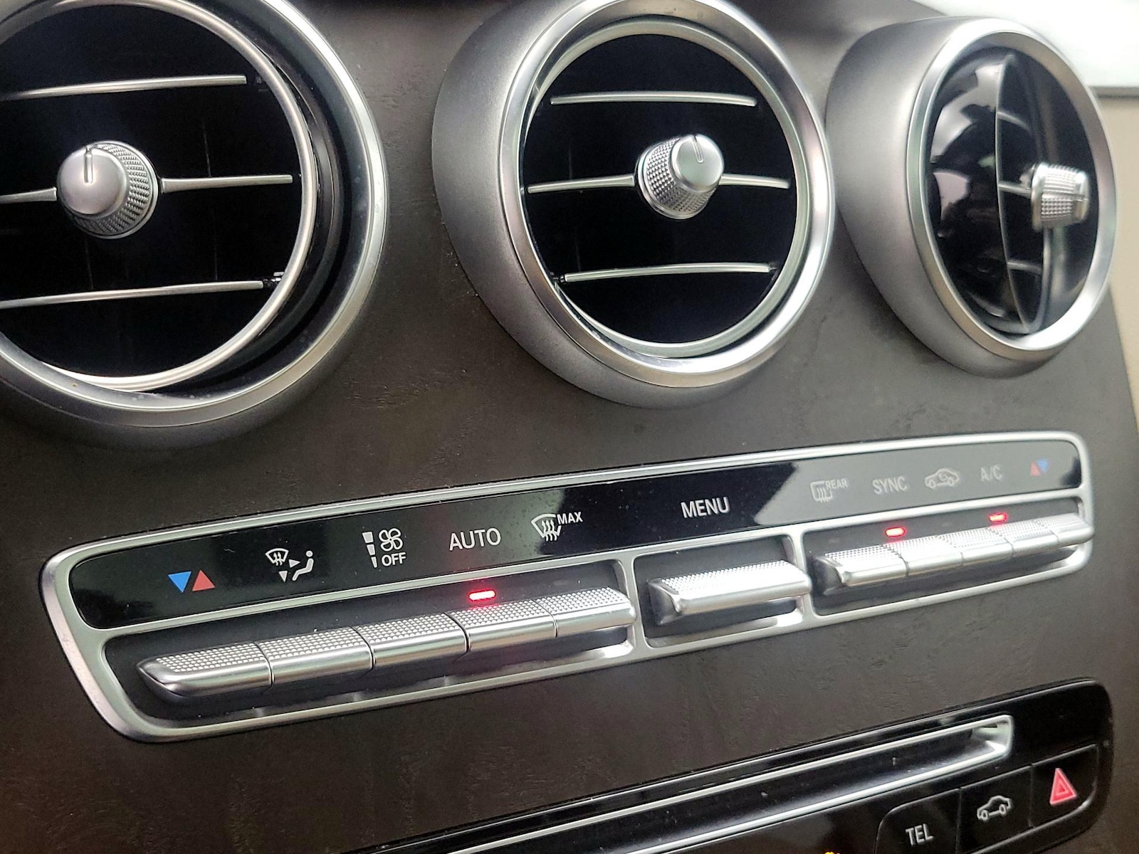 2018 Mercedes-Benz GLC GLC300 - Photo 17