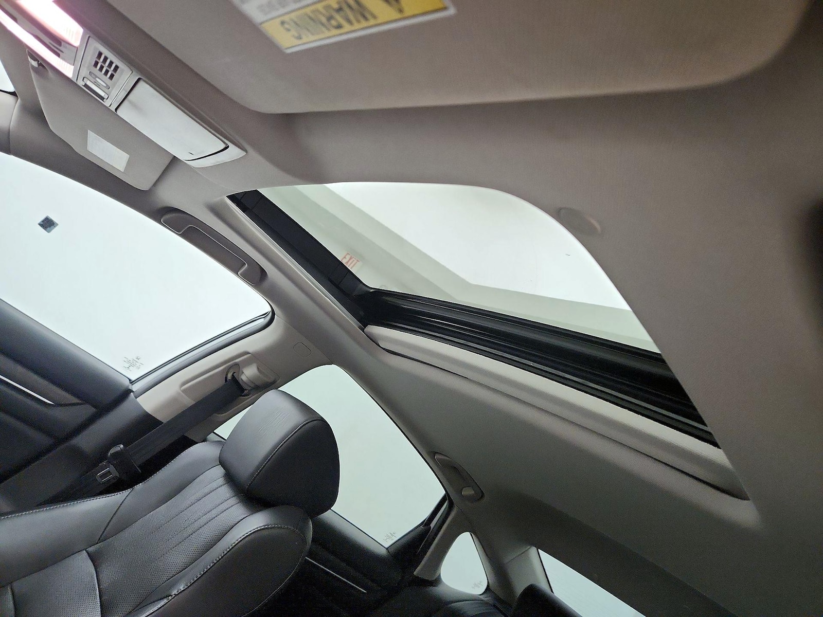 Sunroof(s) & Overhead Airbags