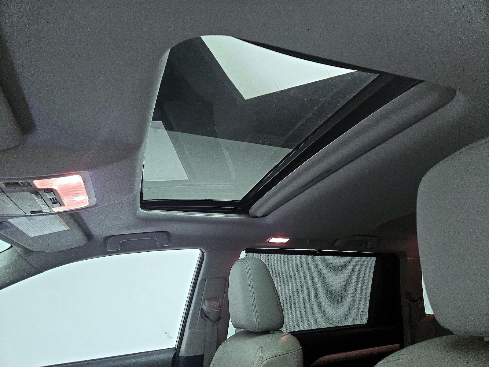 Sunroof(s) & Overhead Airbags