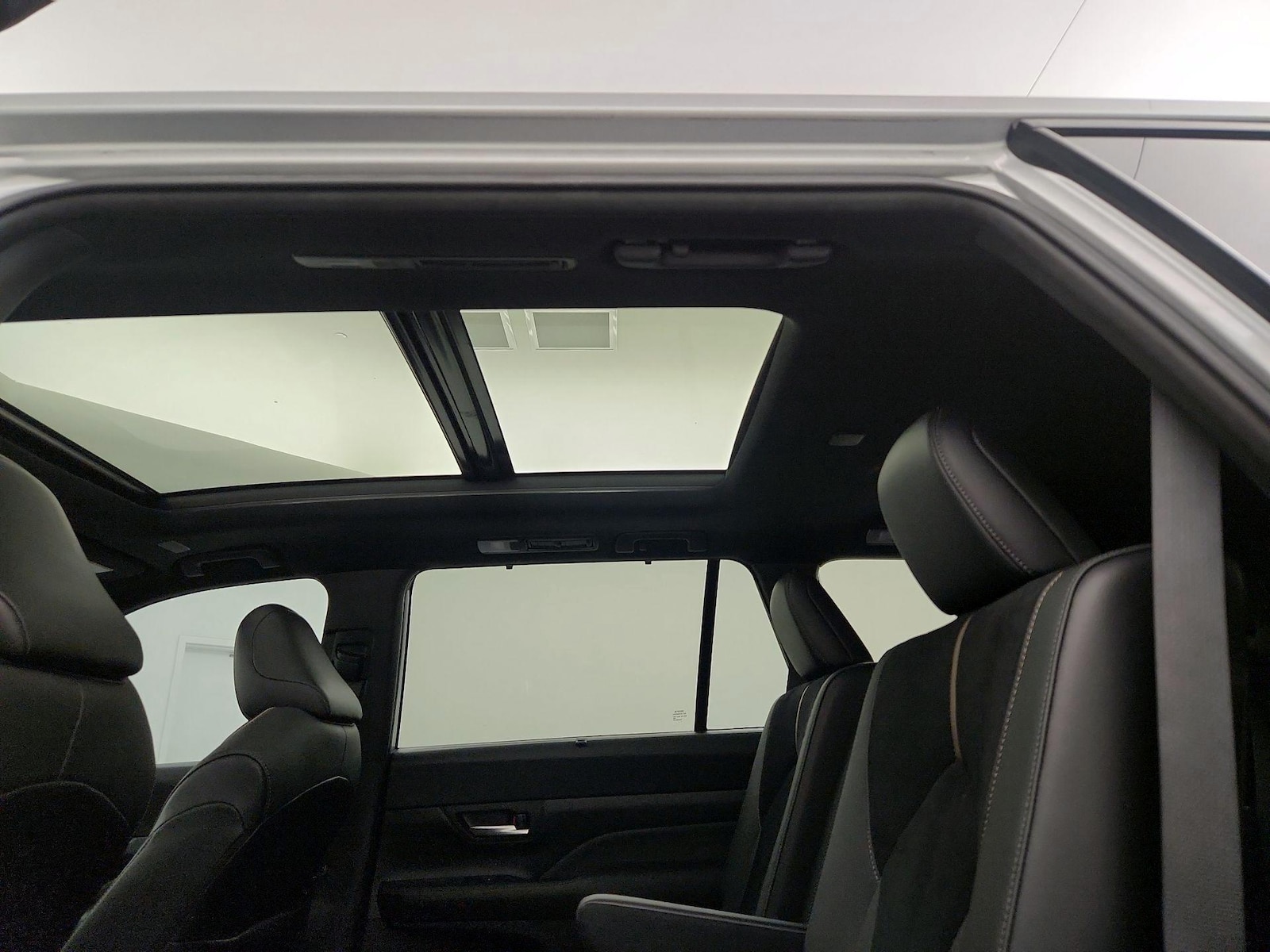 2024 Toyota Grand Highlander Limited - Photo 25
