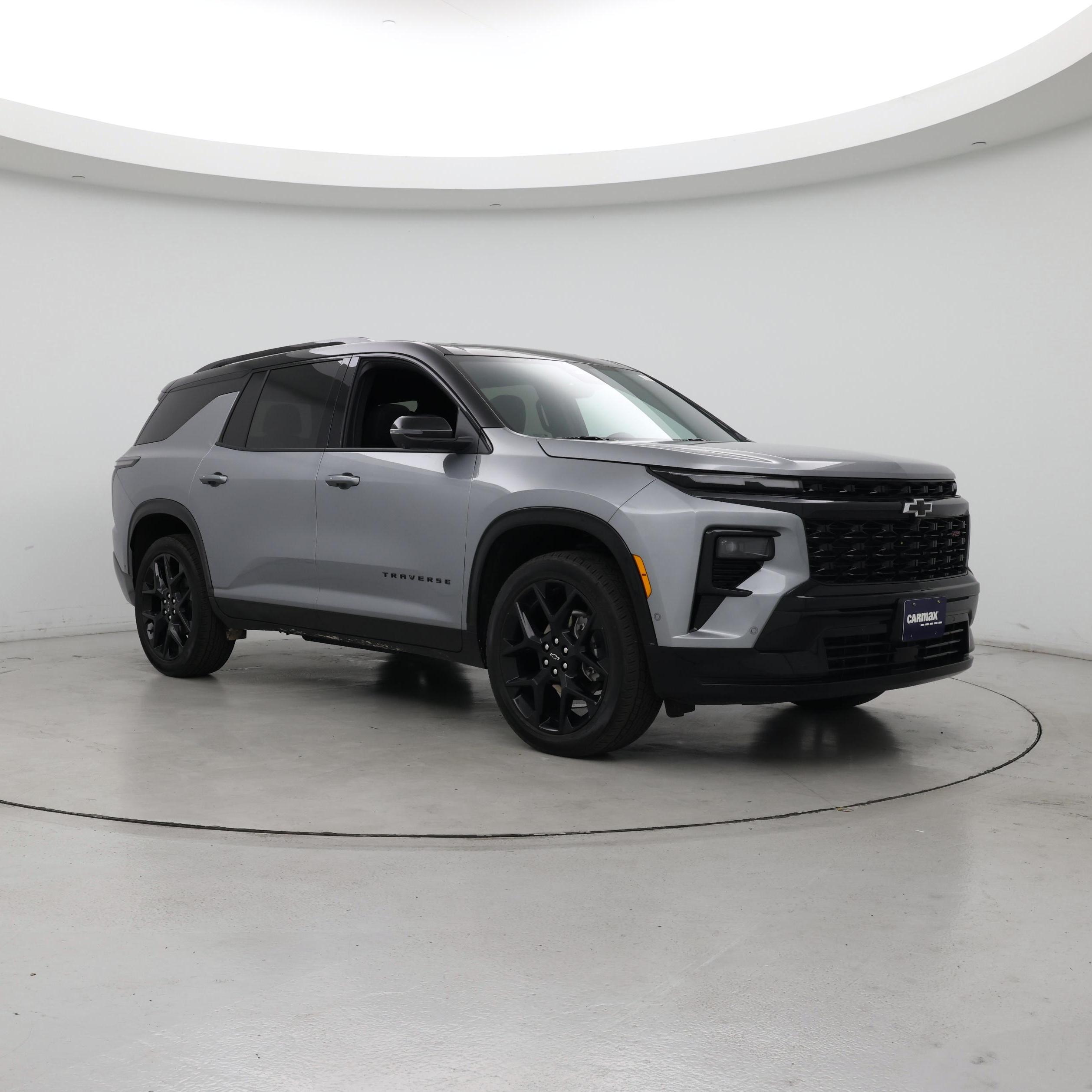 Silver 2025 Chevrolet Traverse SUV / Crossover Front-Wheel Drive Automatic