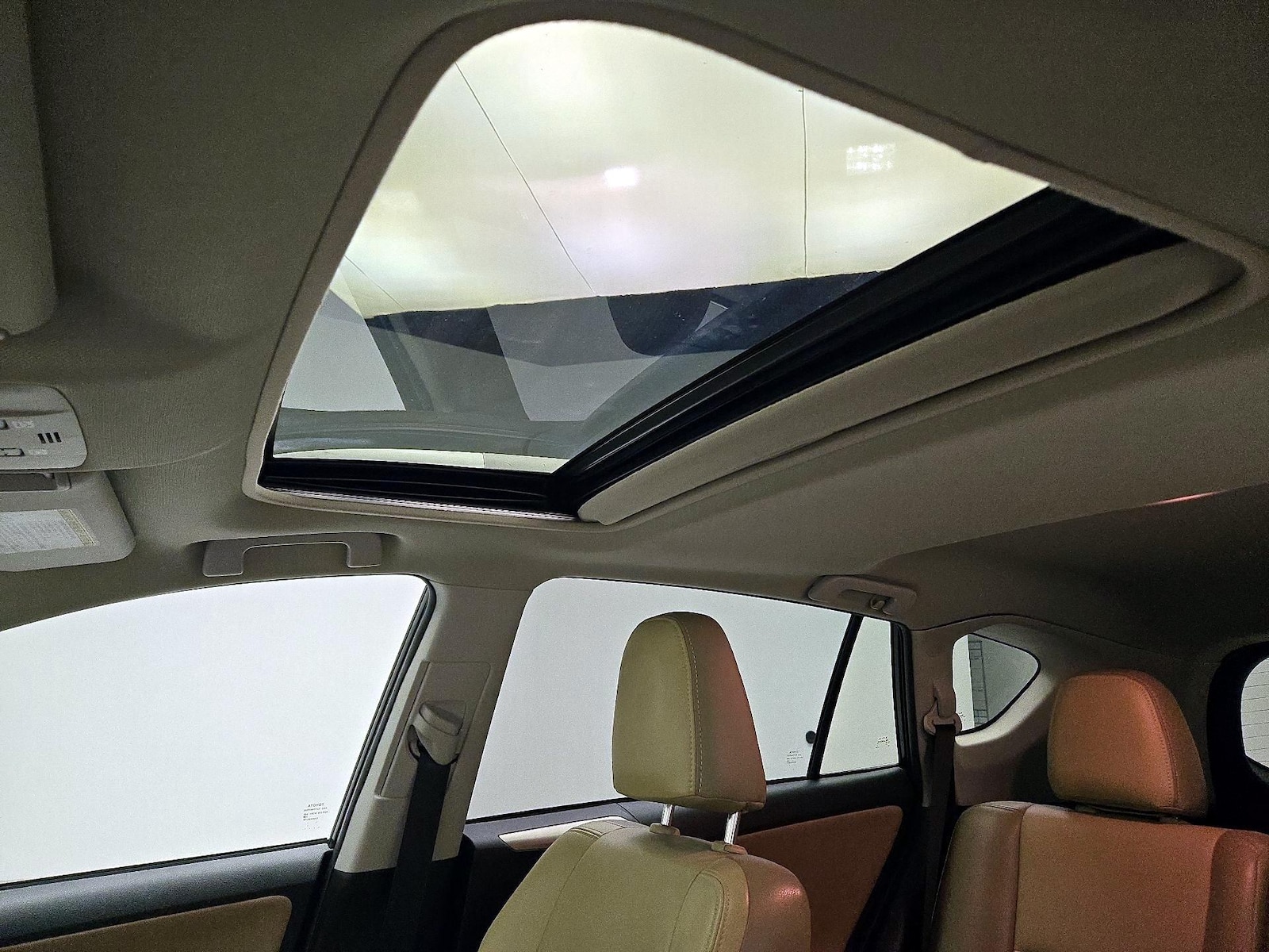 Sunroof(s) & Overhead Airbags