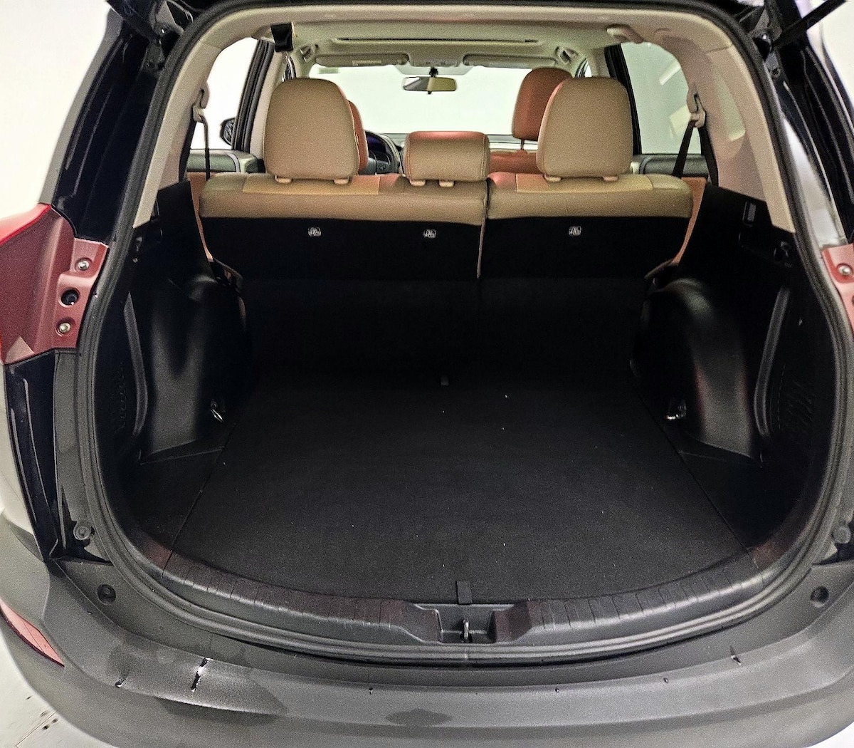 Trunk/Cargo (Seats Up)