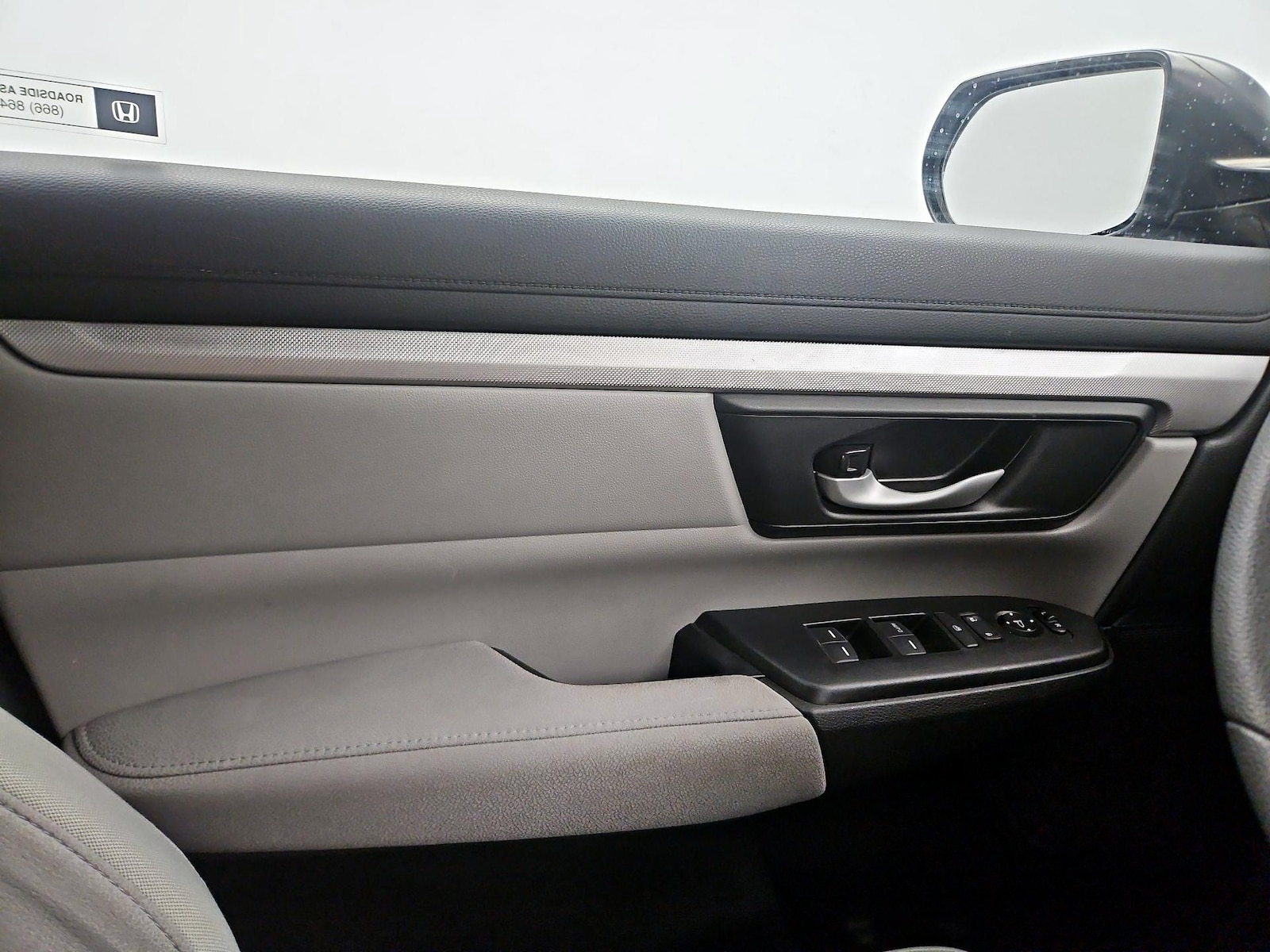 2017 Honda CR-V LX - Photo 11