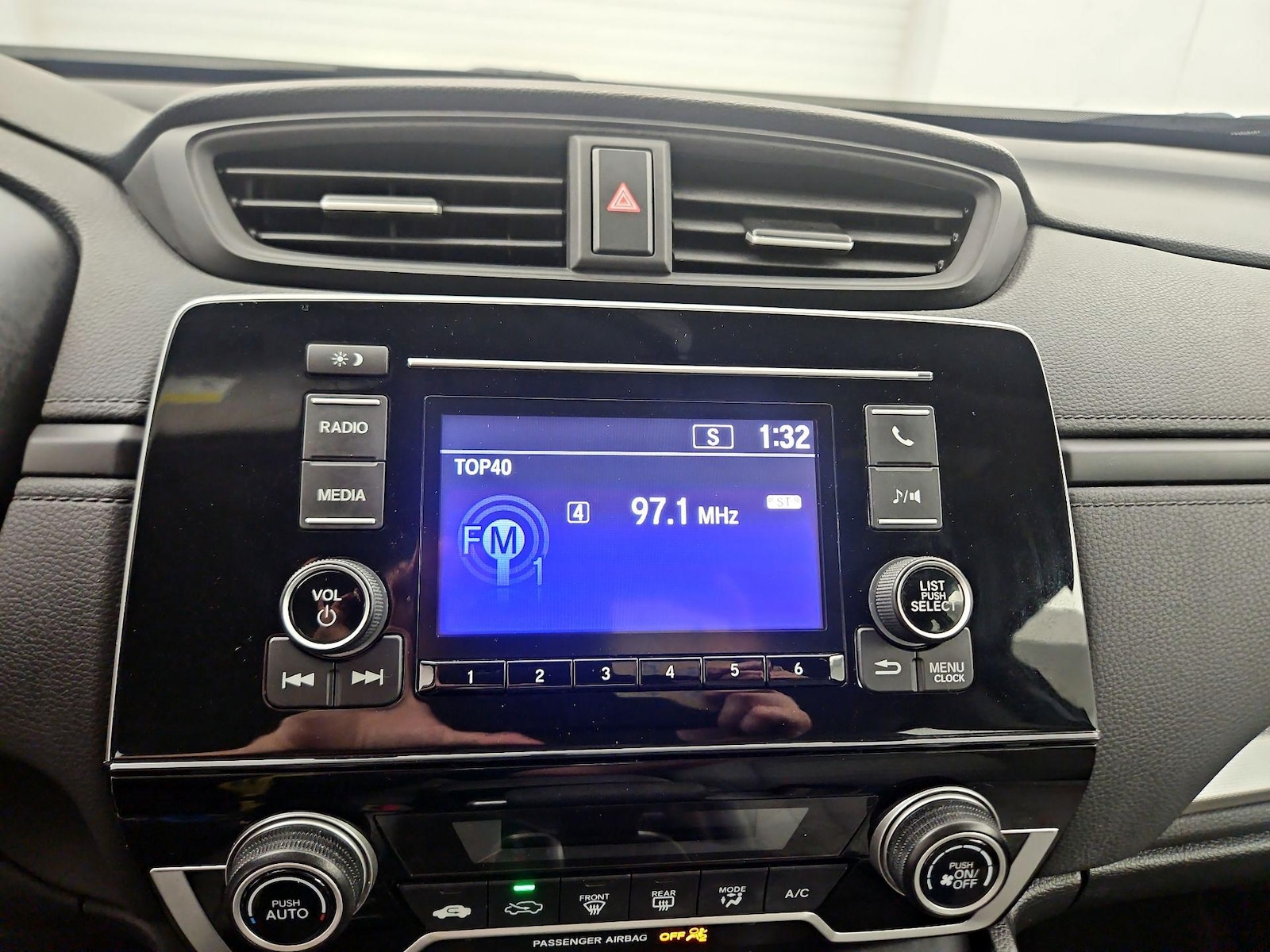 2017 Honda CR-V LX - Photo 14