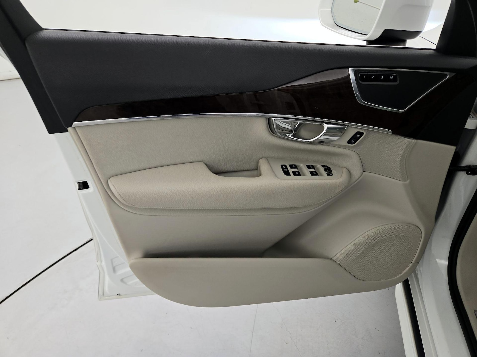 2016 Volvo XC90 Momentum - Photo 13