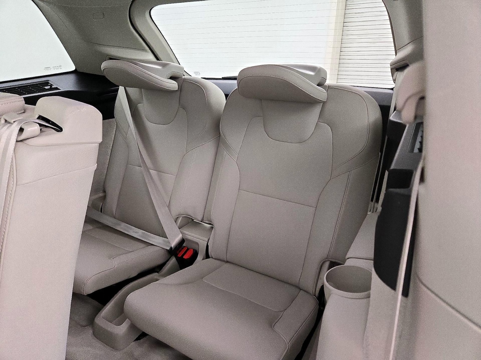 2016 Volvo XC90 Momentum - Photo 23
