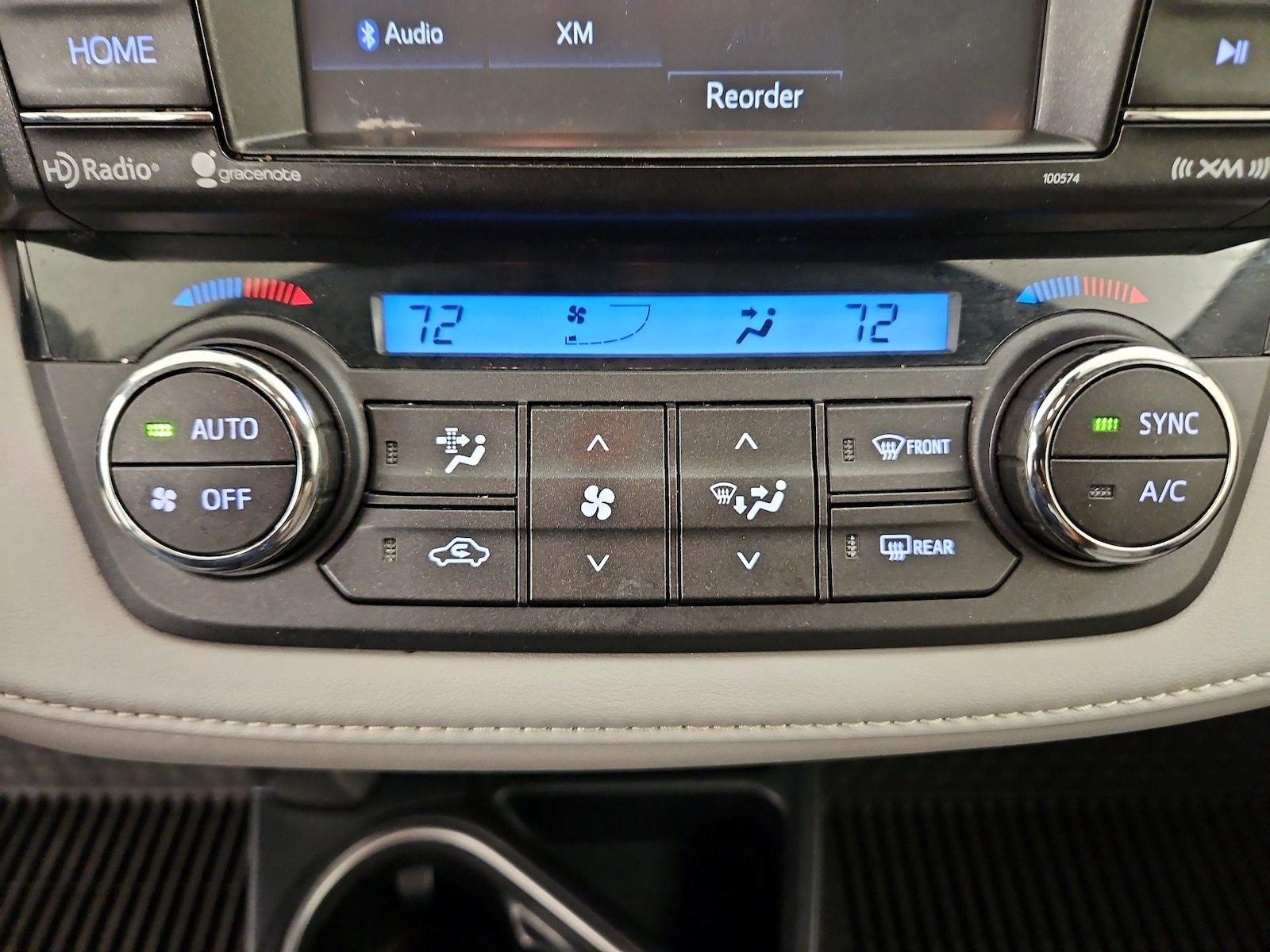 2017 Toyota RAV4 XLE - Photo 17