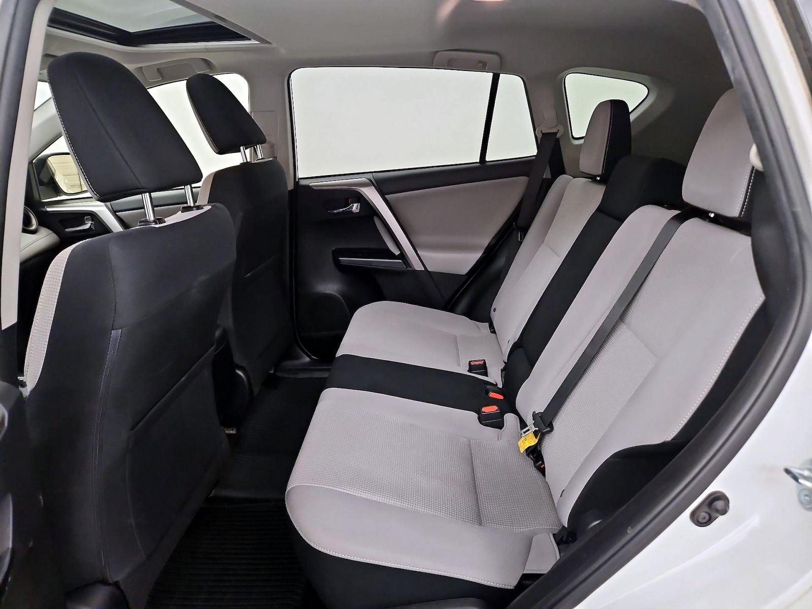 2017 Toyota RAV4 XLE - Photo 21