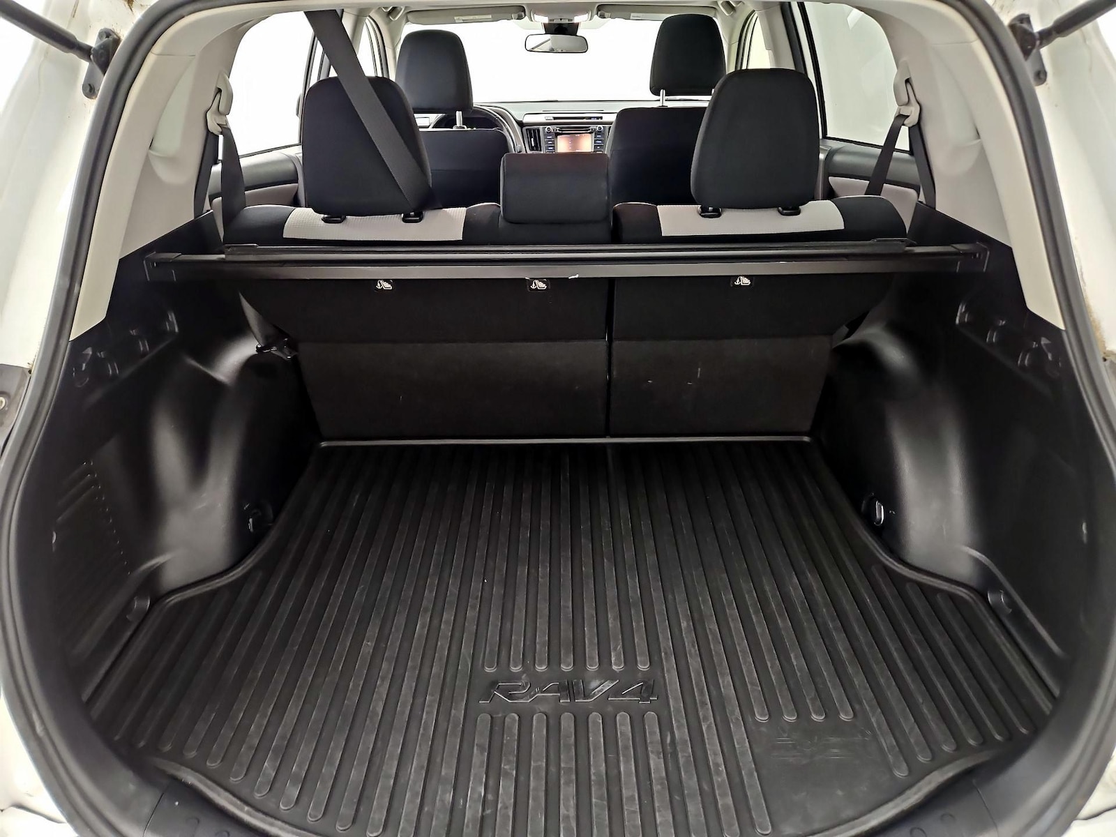 2017 Toyota RAV4 XLE - Photo 22