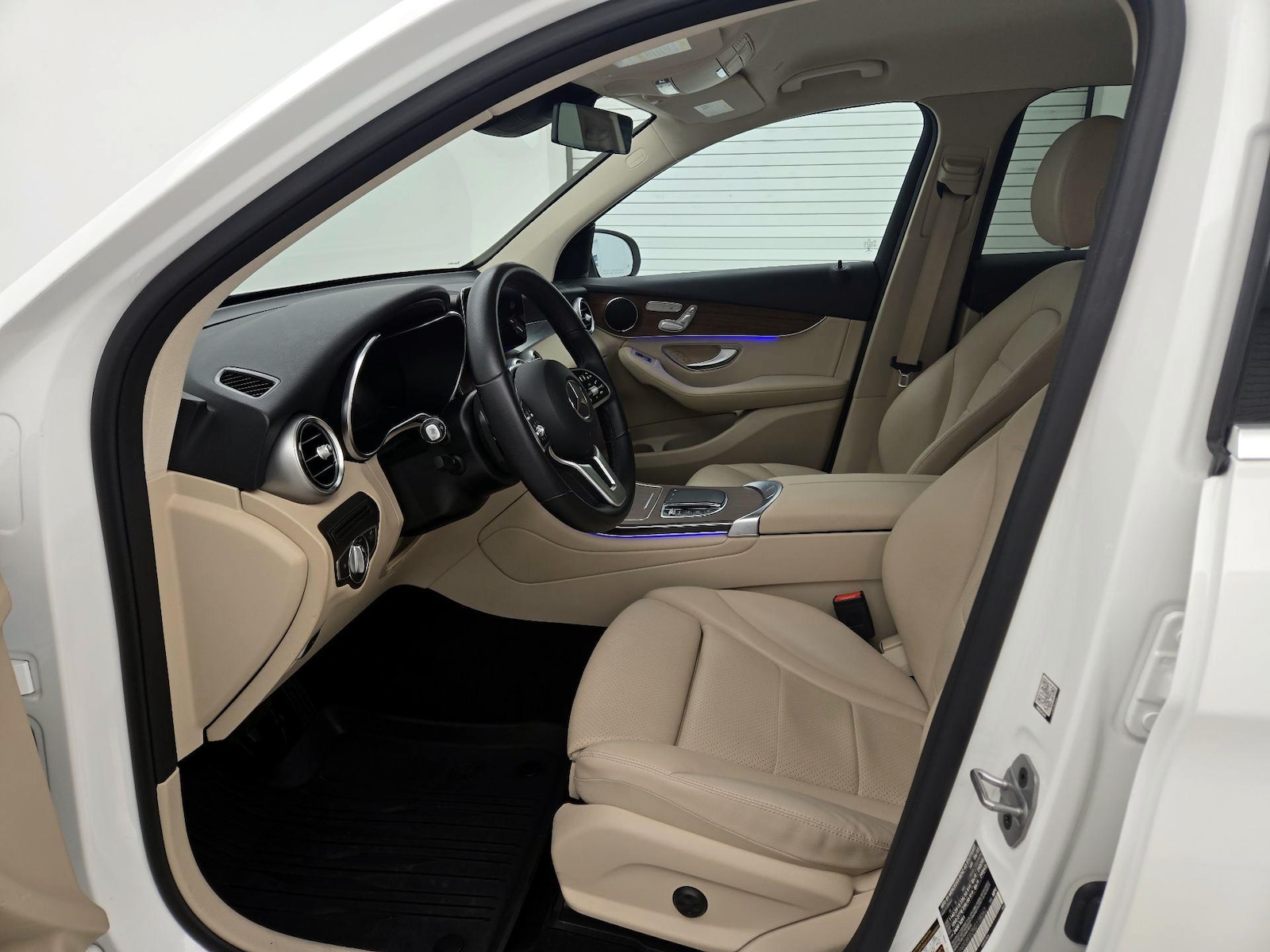 2022 Mercedes-Benz GLC GLC300 - Photo 12