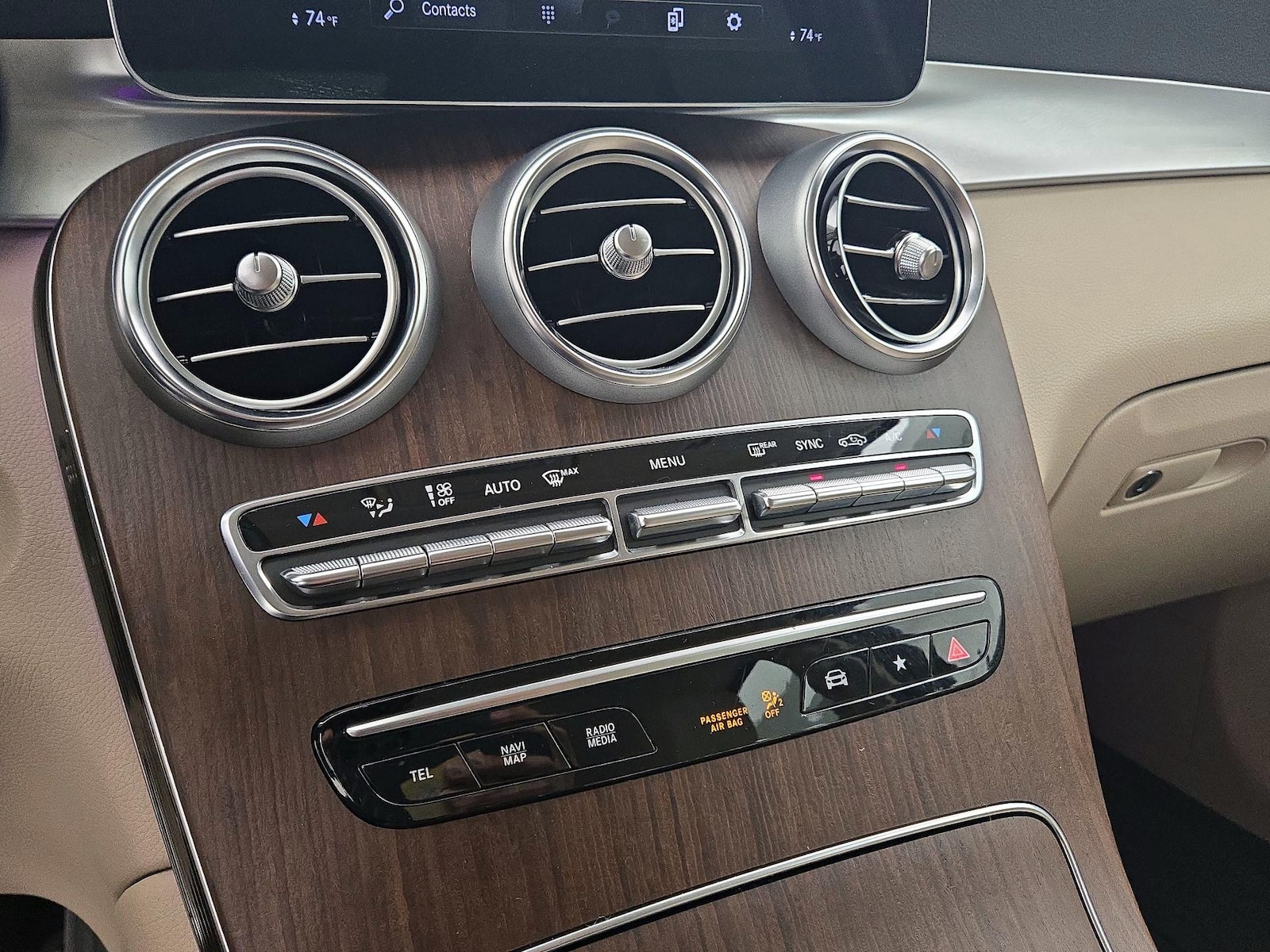 2022 Mercedes-Benz GLC GLC300 - Photo 17