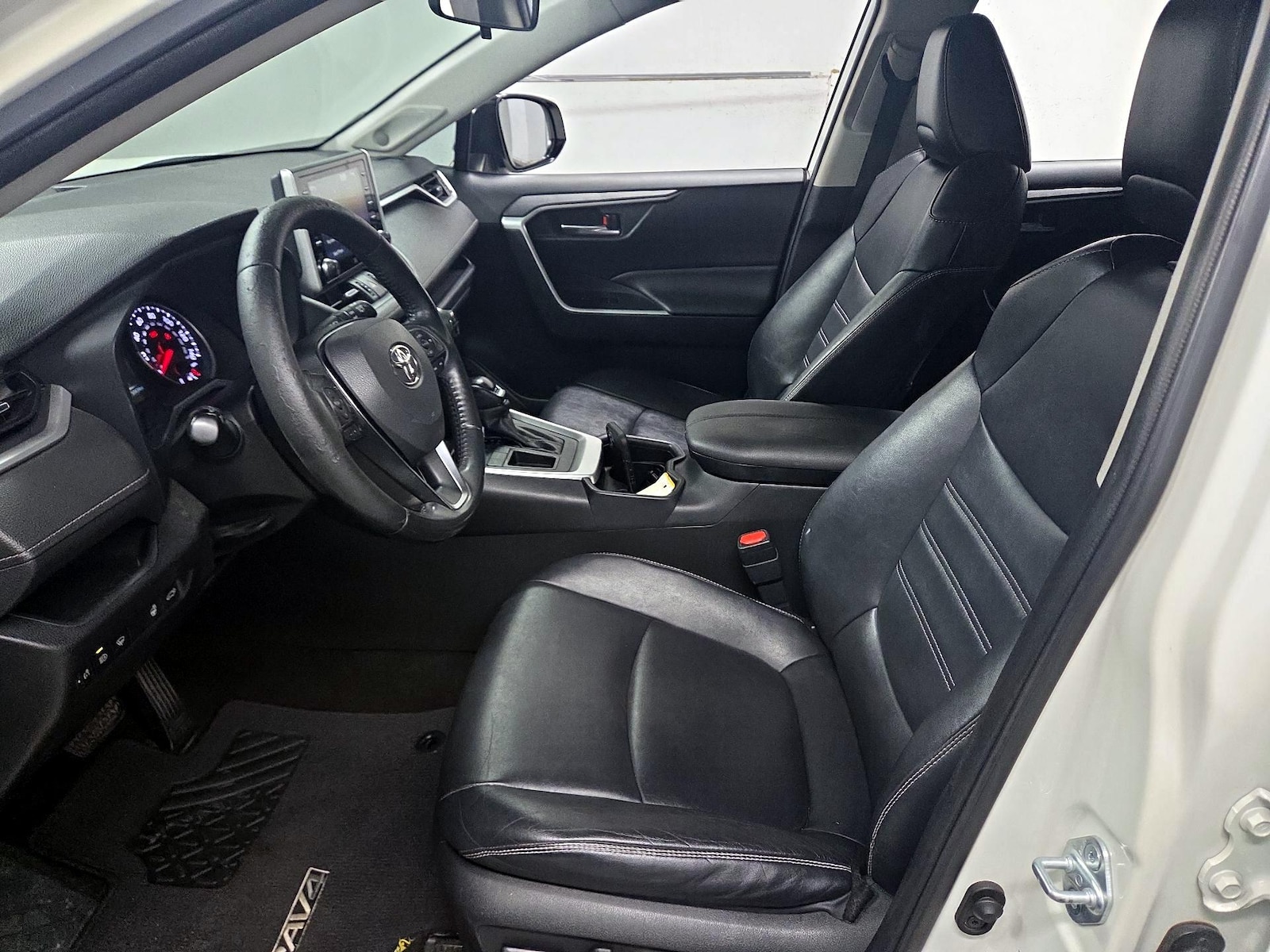 2021 Toyota RAV4 XLE Premium - Photo 12