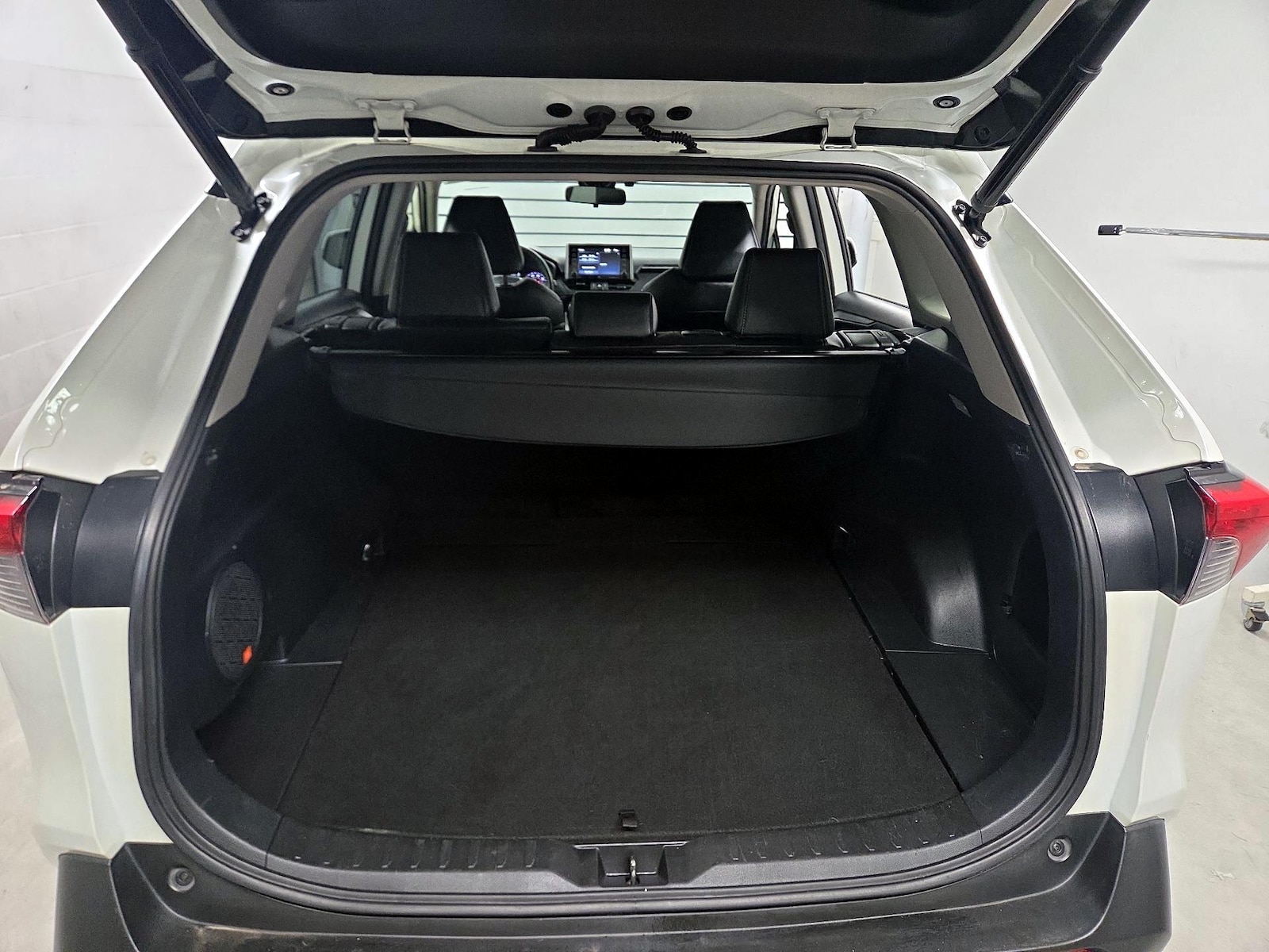 2021 Toyota RAV4 XLE Premium - Photo 19