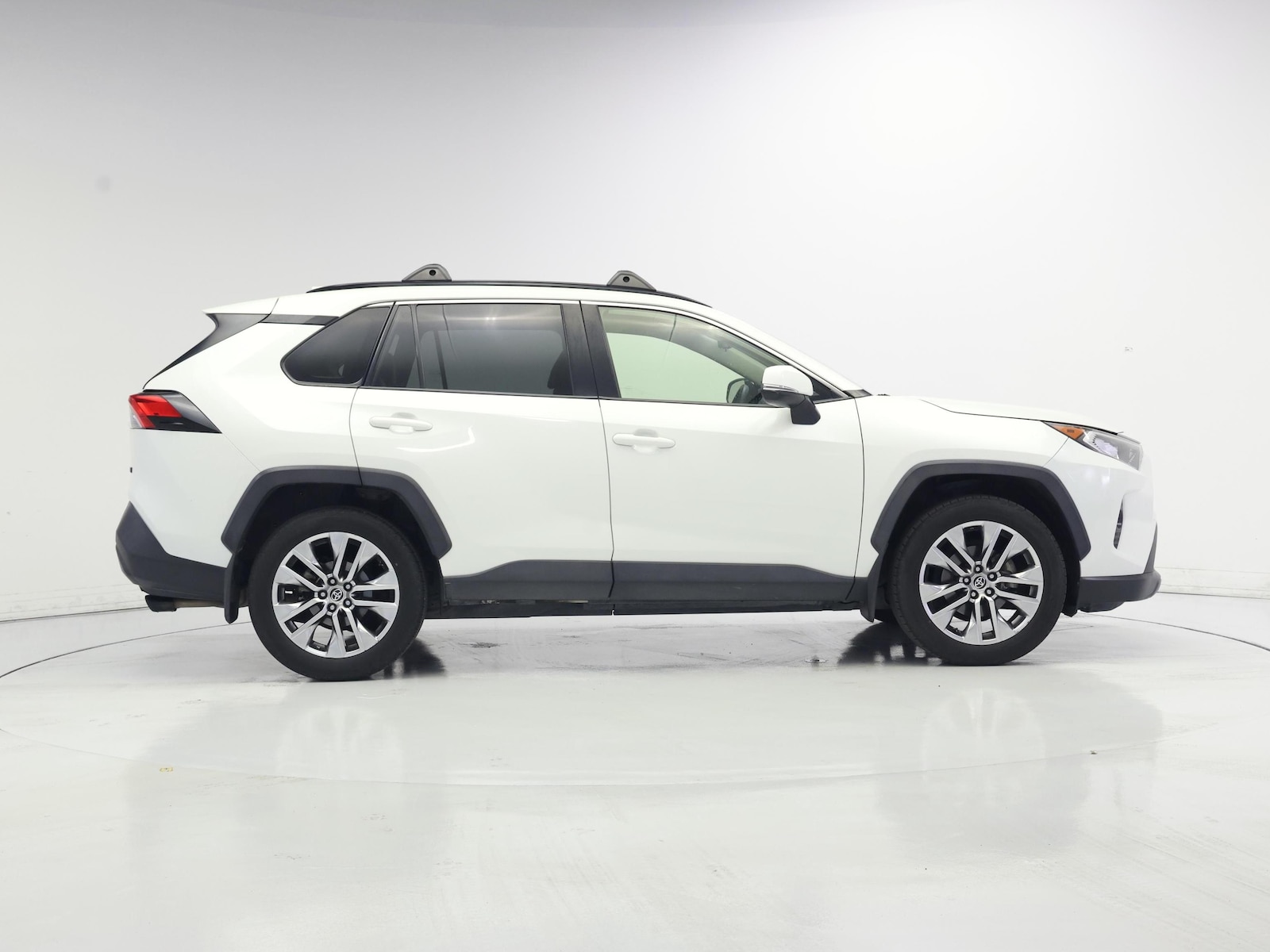 2021 Toyota RAV4 XLE Premium - Photo 8