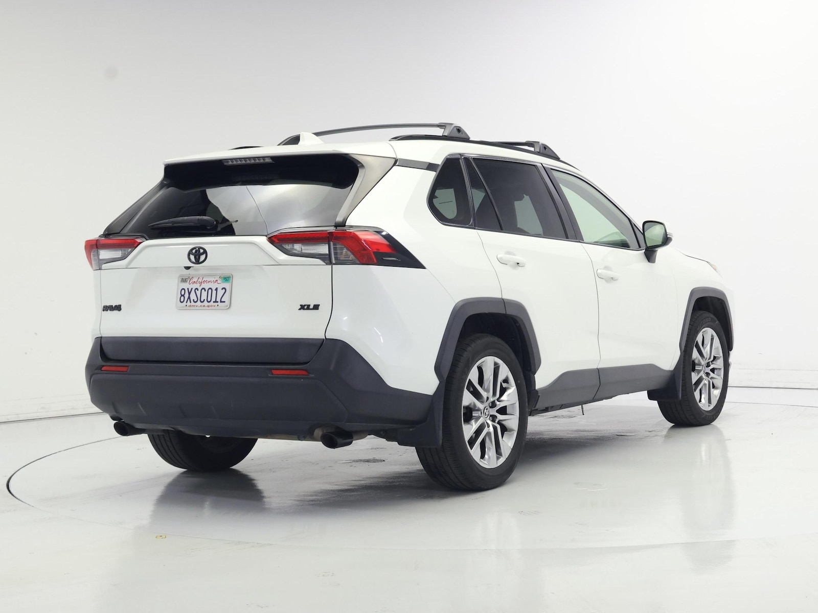 2021 Toyota RAV4 XLE Premium - Photo 9