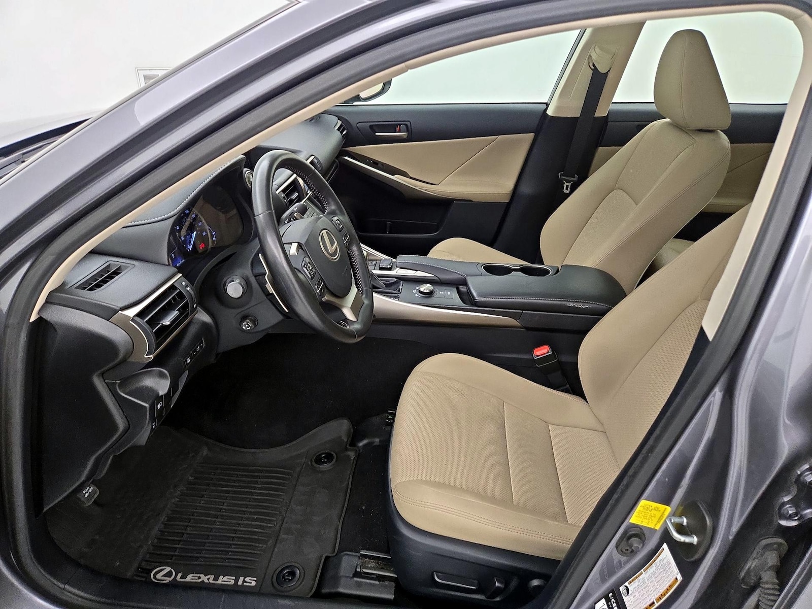 2019 Lexus IS 300 - Photo 12