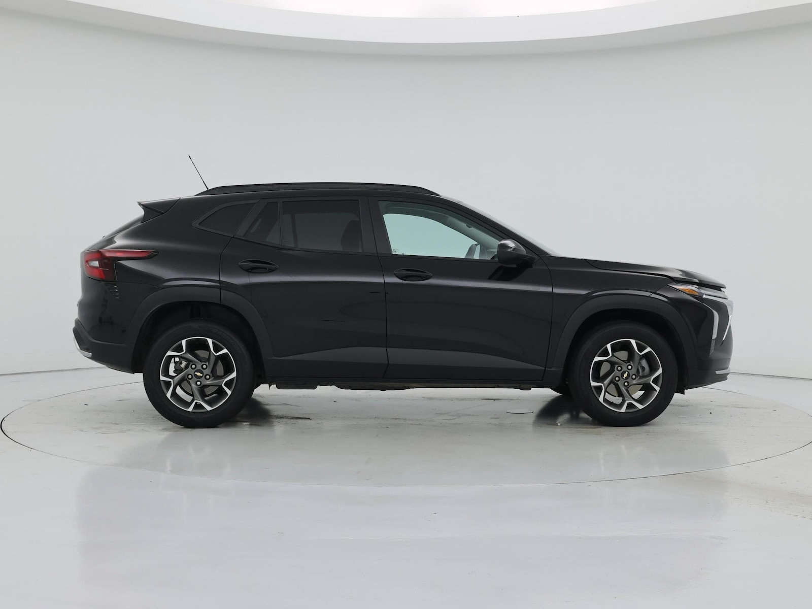 2025 Chevrolet Trax LT - Photo 8