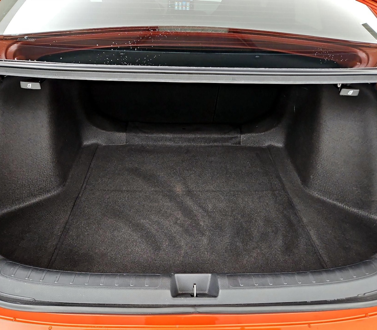 Trunk/Cargo (Seats Up)