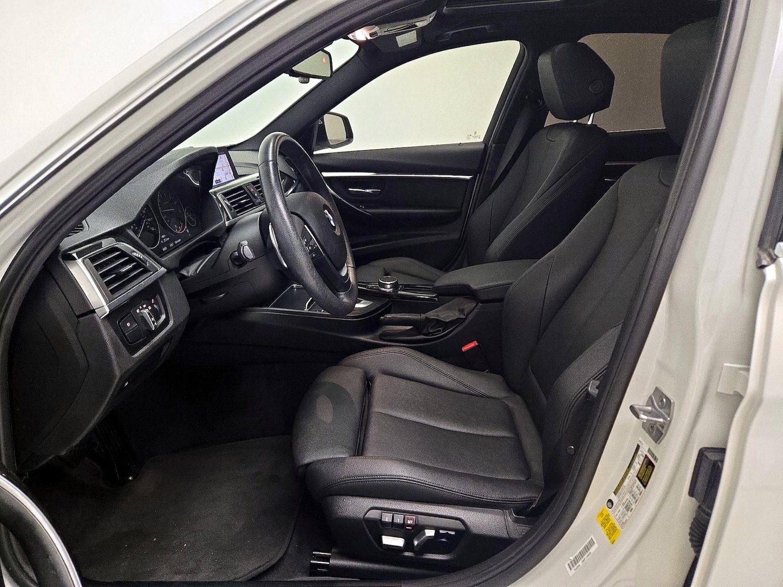 2018 BMW 3 Series 330i - Photo 12